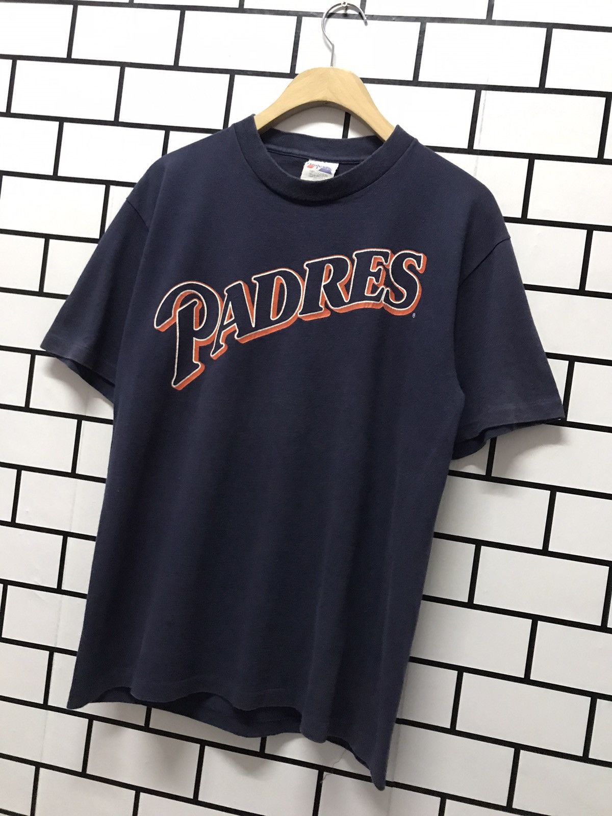 MLB × Vintage Vintage 90’s Majestic Padres single stitch tee Size US M / EU 48-50 / 2 - 2 Thumbnail