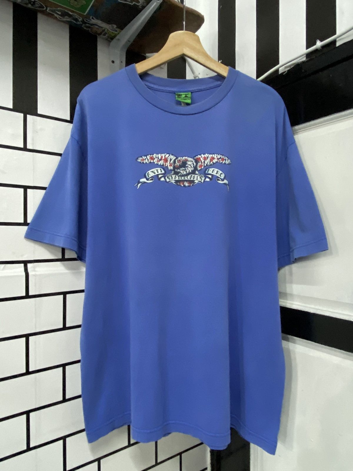 Antihero × Hook-Ups × Vintage Vintage 90’s ANTIHERO Skateboards Sun Faded Tshirt Size US XL / EU 56 / 4 - 1 Thumbnail