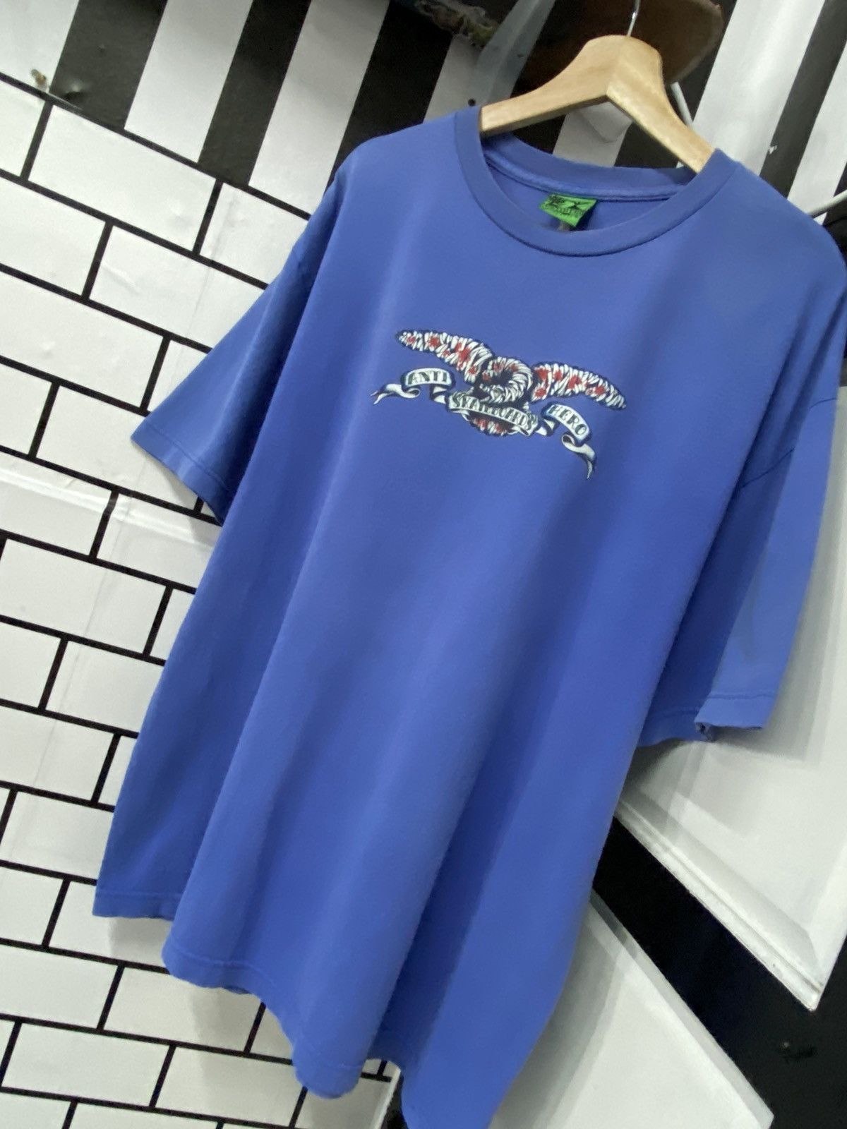 Antihero × Hook-Ups × Vintage Vintage 90’s ANTIHERO Skateboards Sun Faded Tshirt Size US XL / EU 56 / 4 - 6 Thumbnail