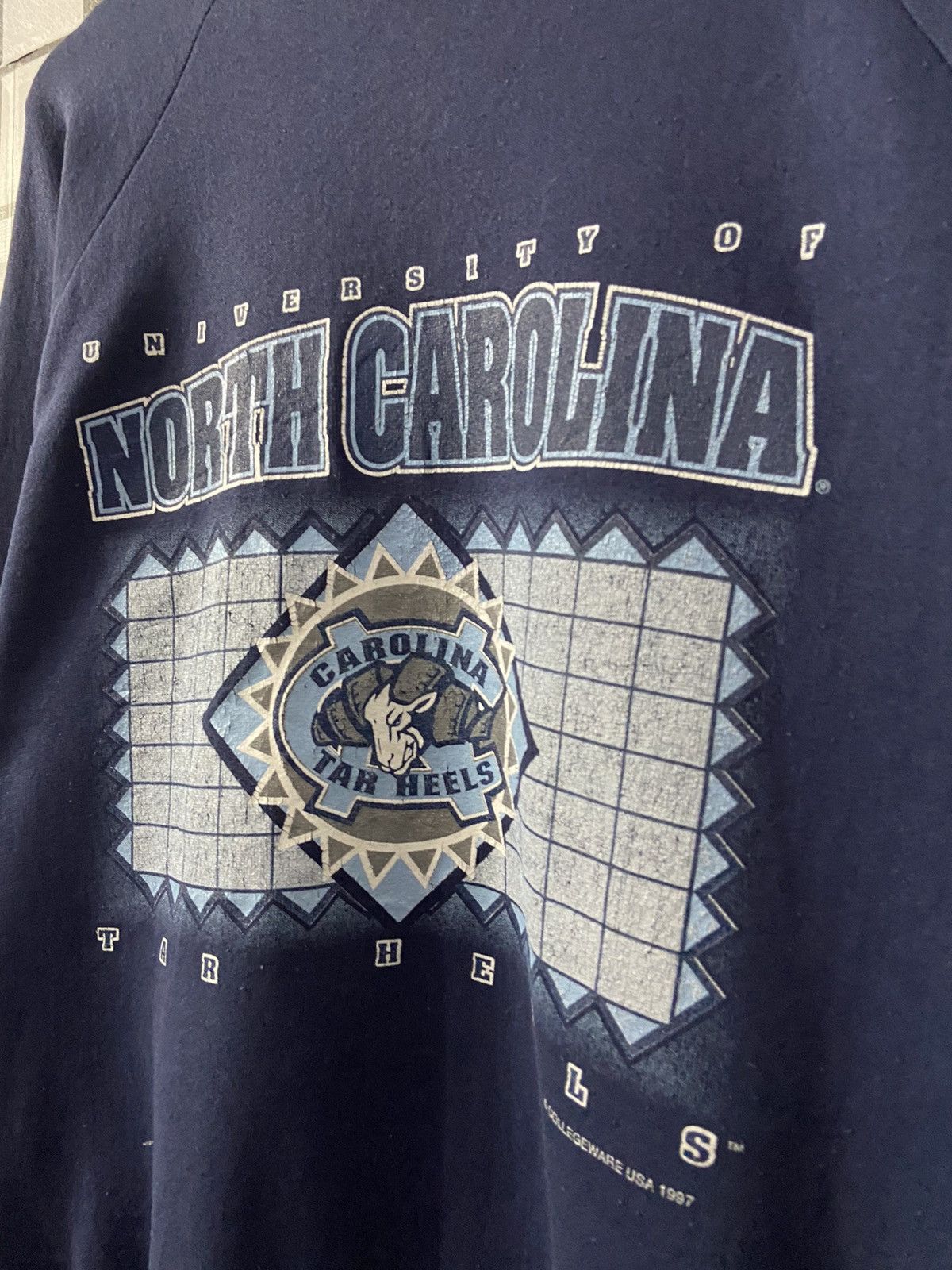 Vintage Vintage 90s University North Carolina Tar Heels Sweatshirt Size US L / EU 52-54 / 3 - 4 Thumbnail