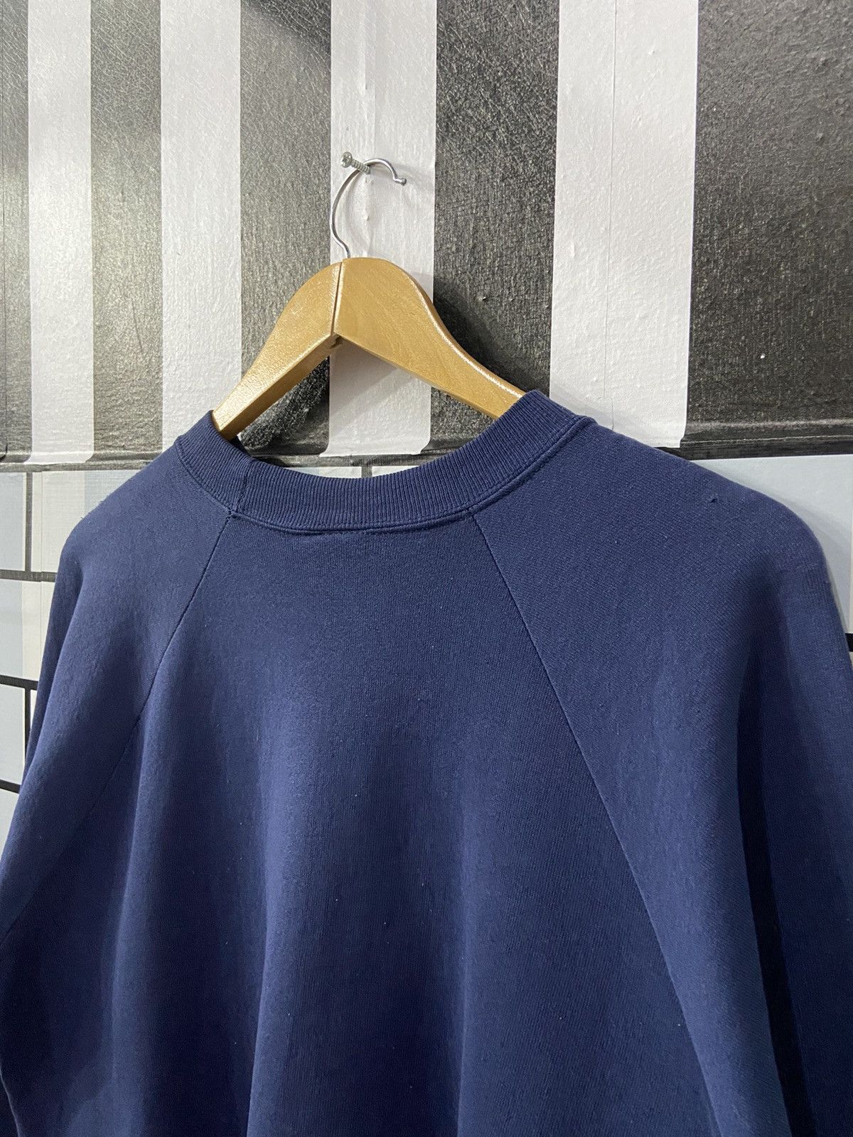 Vintage Vintage 90s University North Carolina Tar Heels Sweatshirt Size US L / EU 52-54 / 3 - 17 Thumbnail