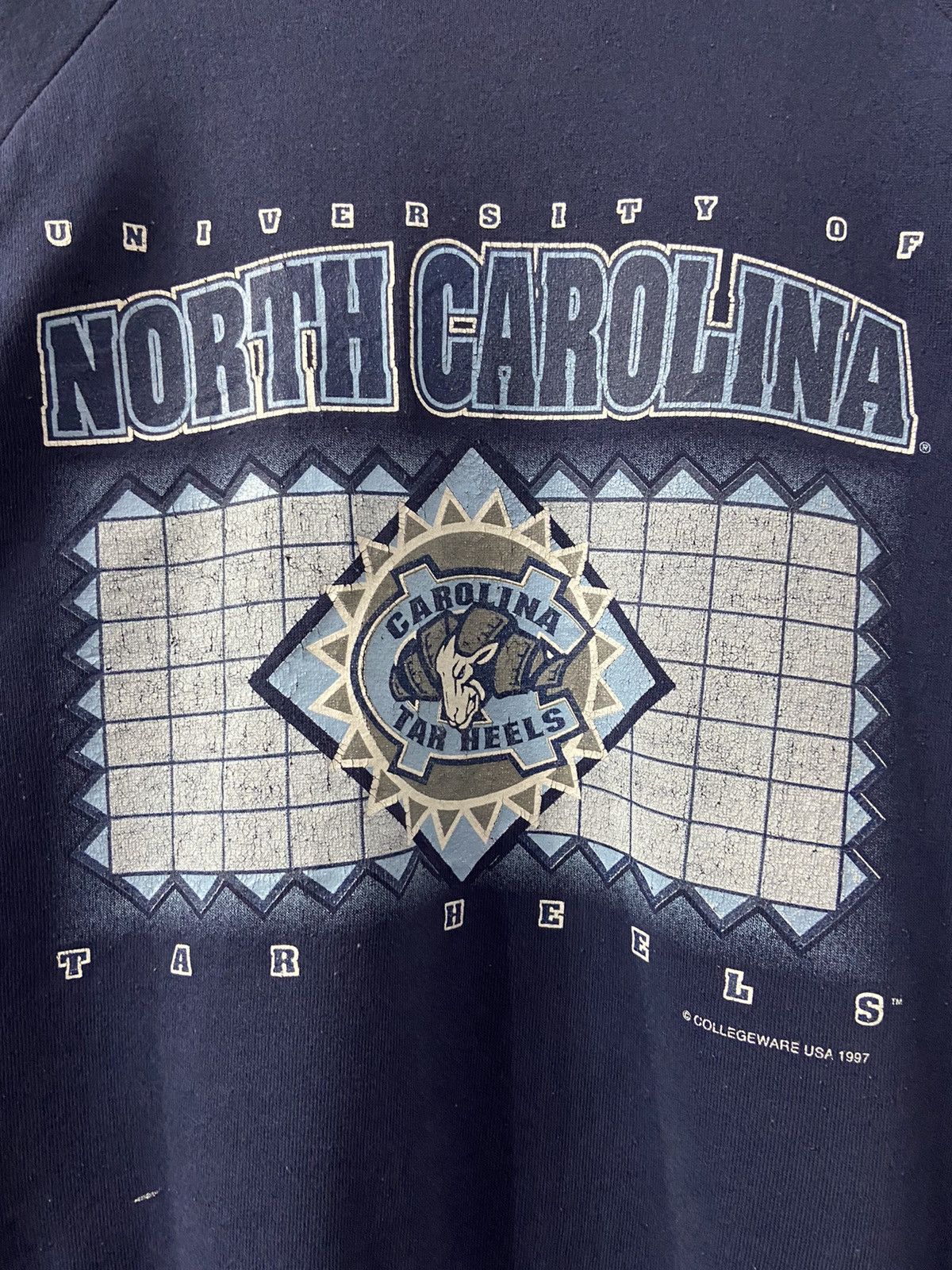 Vintage Vintage 90s University North Carolina Tar Heels Sweatshirt Size US L / EU 52-54 / 3 - 6 Thumbnail