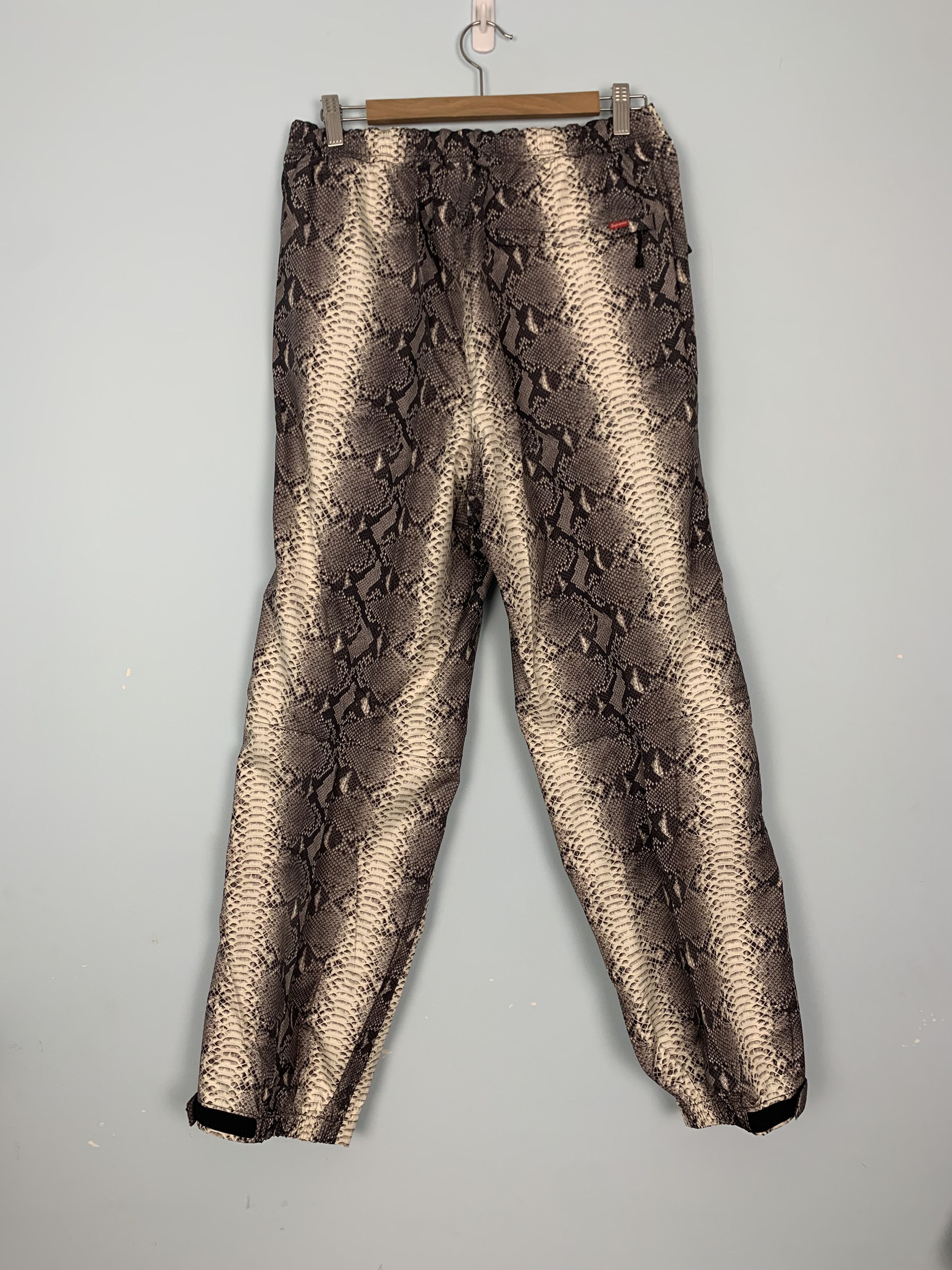 Supreme × The North Face Supreme North Face Snakeskin Taped Seam Pants Black Small Size US 28 / EU 44 - 9 Thumbnail