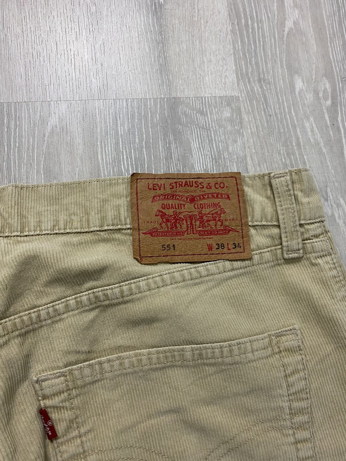 Levi's × Vintage Levi’s 551 vintage beige corduroy pants cords Size US 38 / EU 54 - 3 Thumbnail