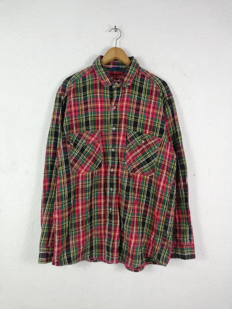 image of Vintage Dakota Tartan Plaid Flannel Shirt in Red Tartan, Men's (Size Large)