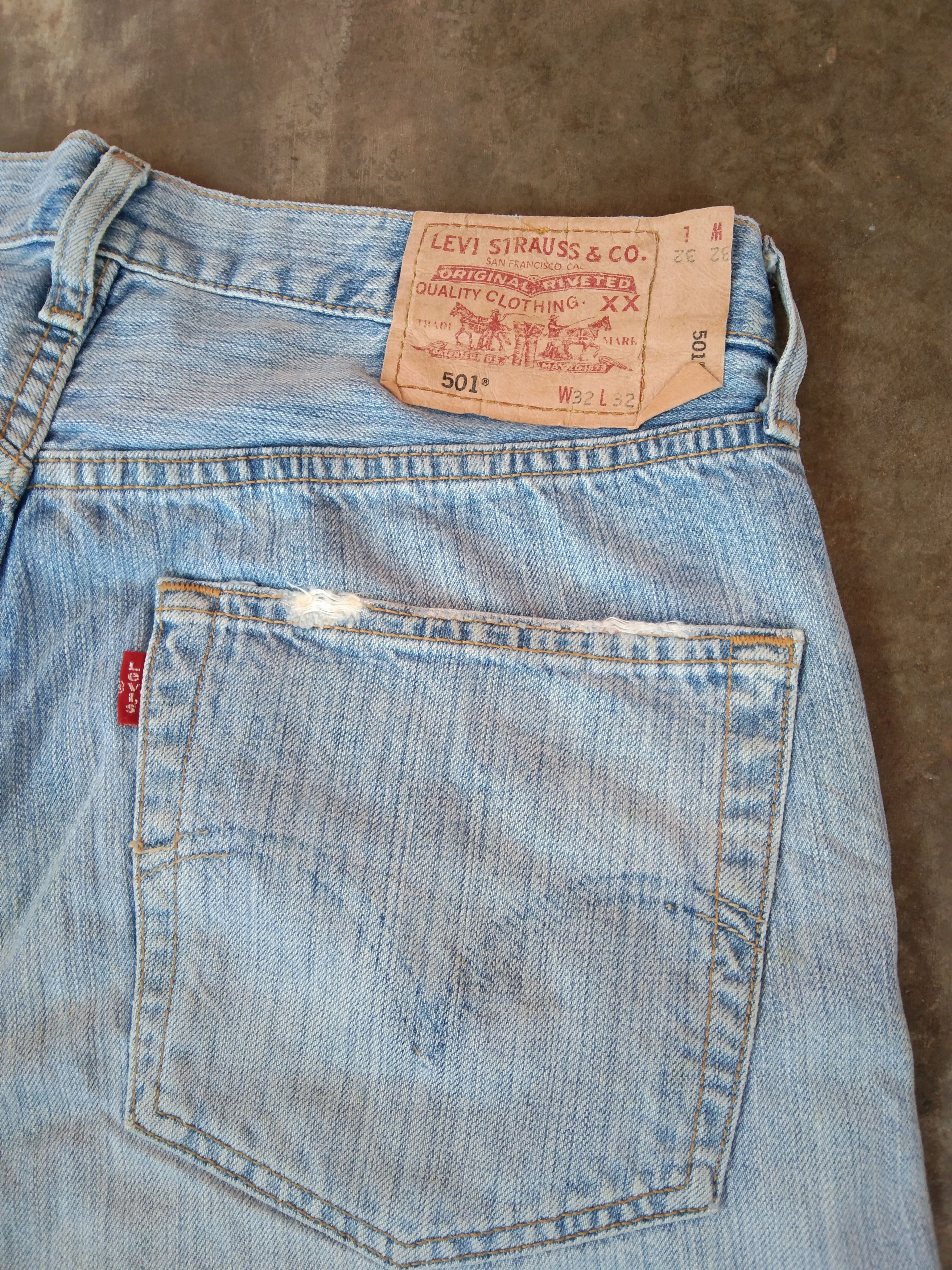 Levi's × Vintage Vintage Levis 501 Faded Blue Distressed Jeans 32x30 Size US 32 / EU 48 - 4 Thumbnail