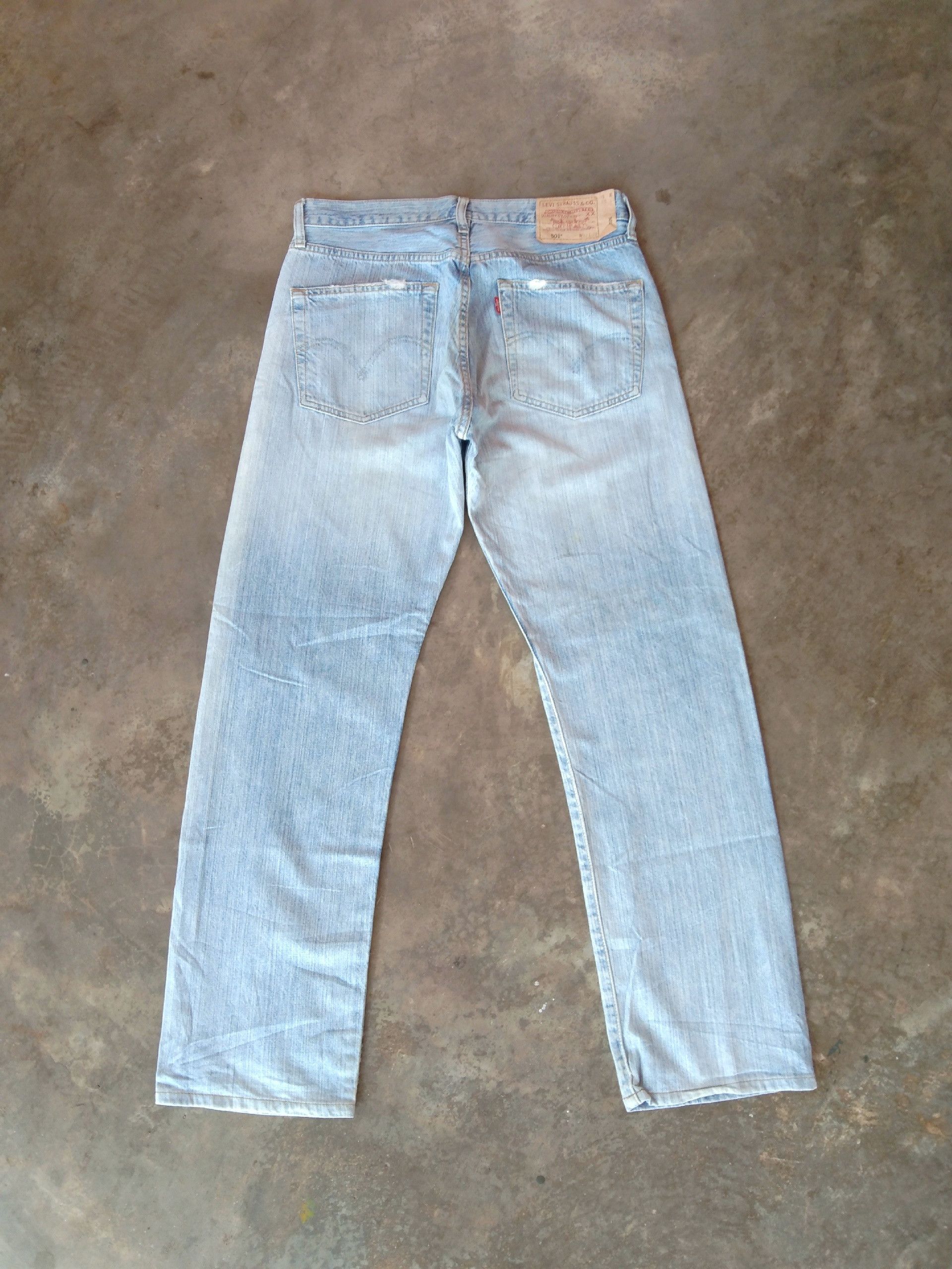 Levi's × Vintage Vintage Levis 501 Faded Blue Distressed Jeans 32x30 Size US 32 / EU 48 - 2 Thumbnail