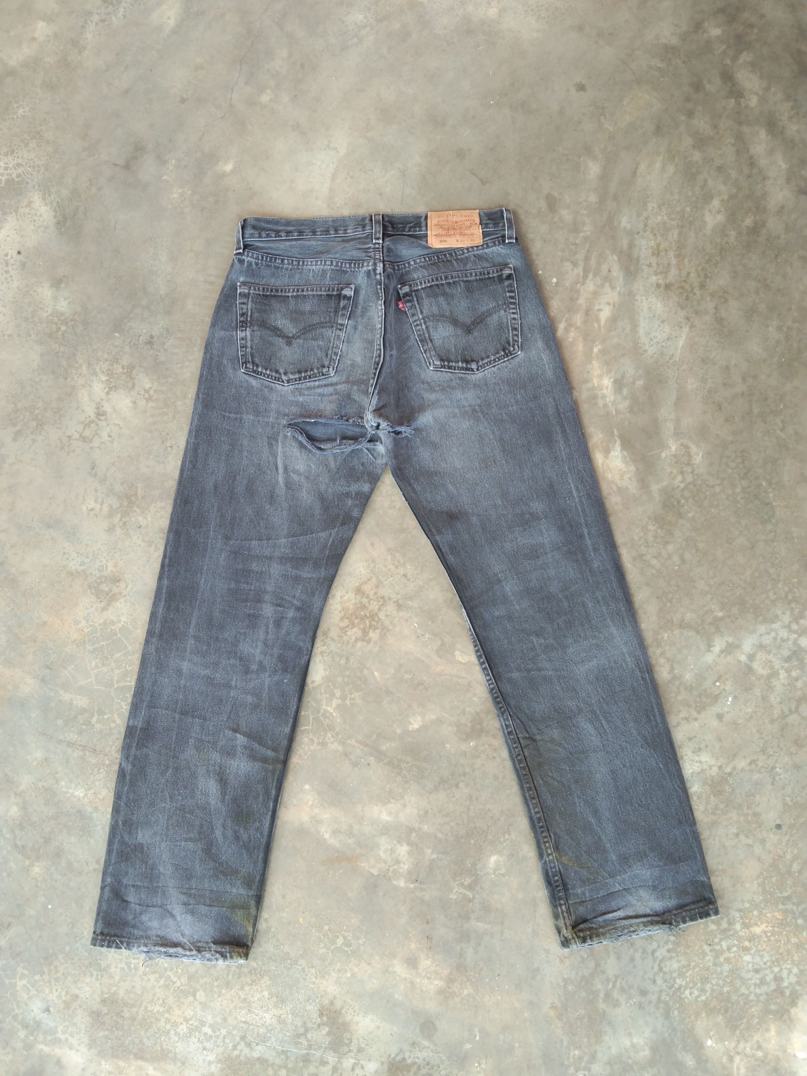 Levi's × Vintage 90s Vintage Levis 501 Made In USA Distressed Jeans 32x30 Size US 32 / EU 48 - 2 Thumbnail