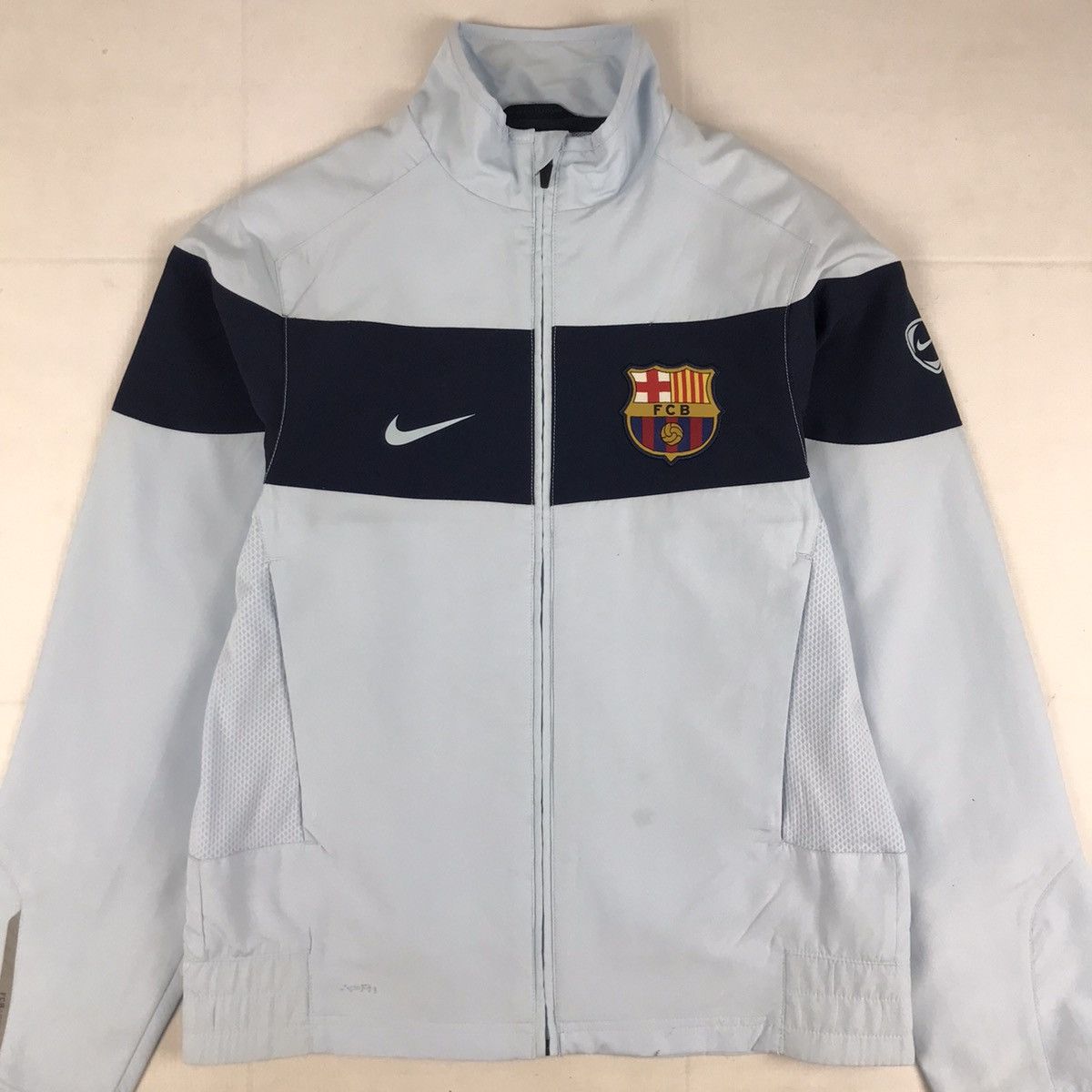 Nike × Vintage Vintage Nike Barcelona Football Club Light Jacket Size US S / EU 44-46 / 1 - 2 Thumbnail