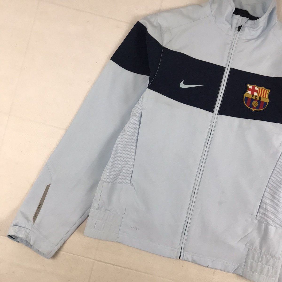 Nike × Vintage Vintage Nike Barcelona Football Club Light Jacket Size US S / EU 44-46 / 1 - 3 Thumbnail