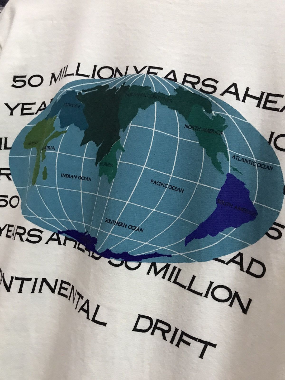 Arts & Science × Vintage Vintage 90’s Art Continental Drift Hypothesis Tshirt Size US M / EU 48-50 / 2 - 9 Thumbnail