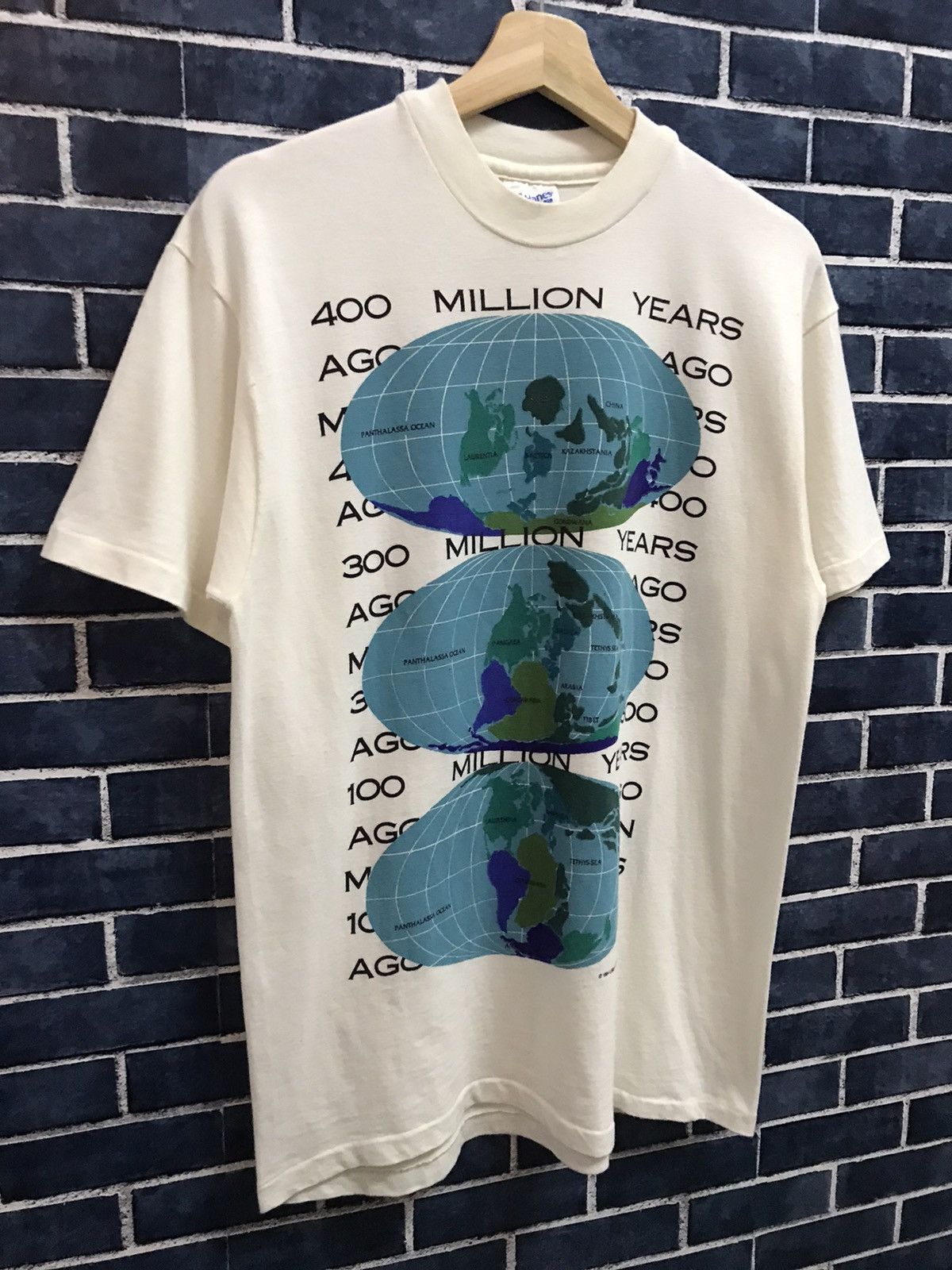 Arts & Science × Vintage Vintage 90’s Art Continental Drift Hypothesis Tshirt Size US M / EU 48-50 / 2 - 4 Thumbnail