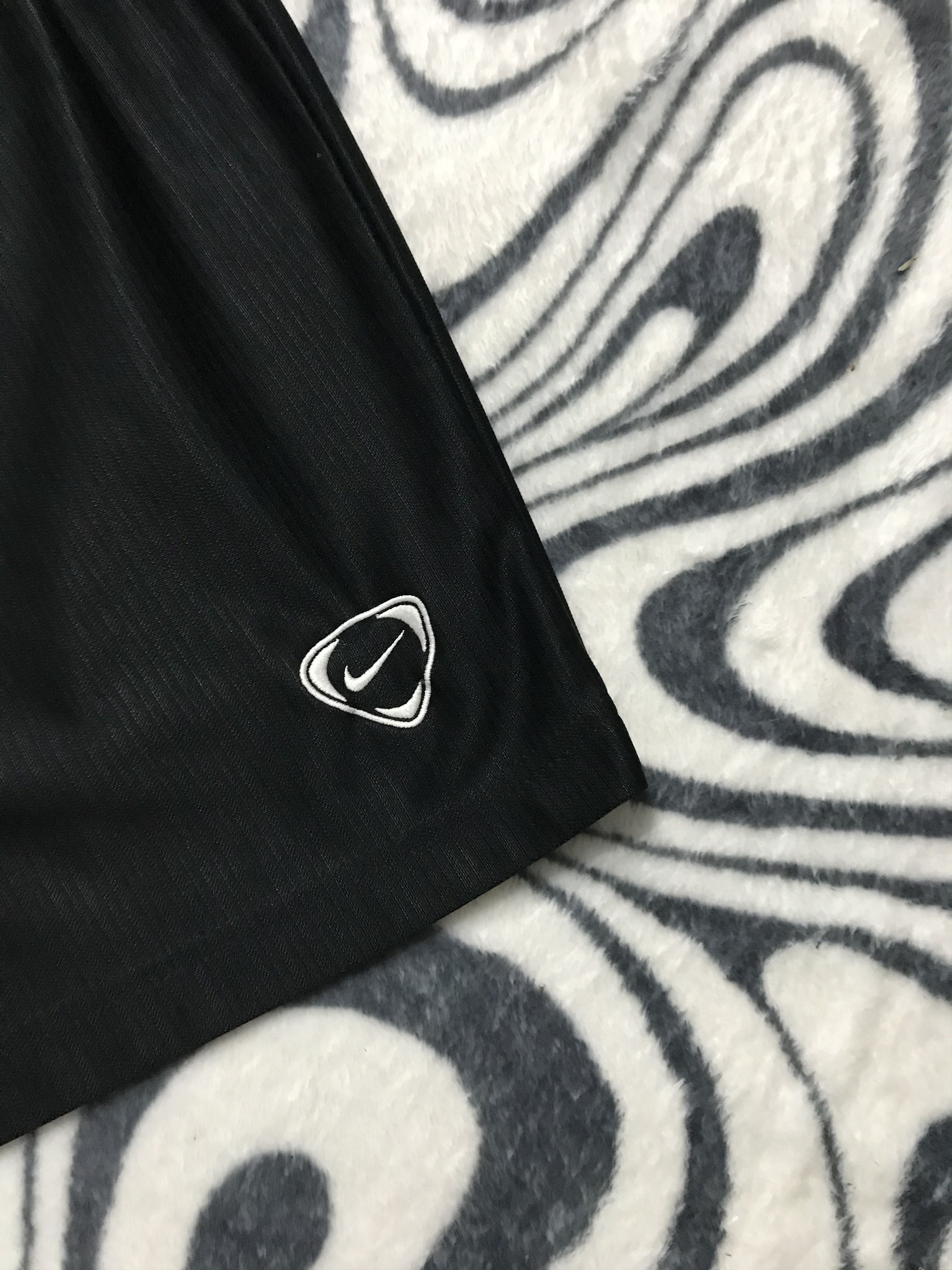 Nike × Vintage Vintage Nike Mens Shorts Dri Fit Y2K Size US 32 / EU 48 - 2 Thumbnail