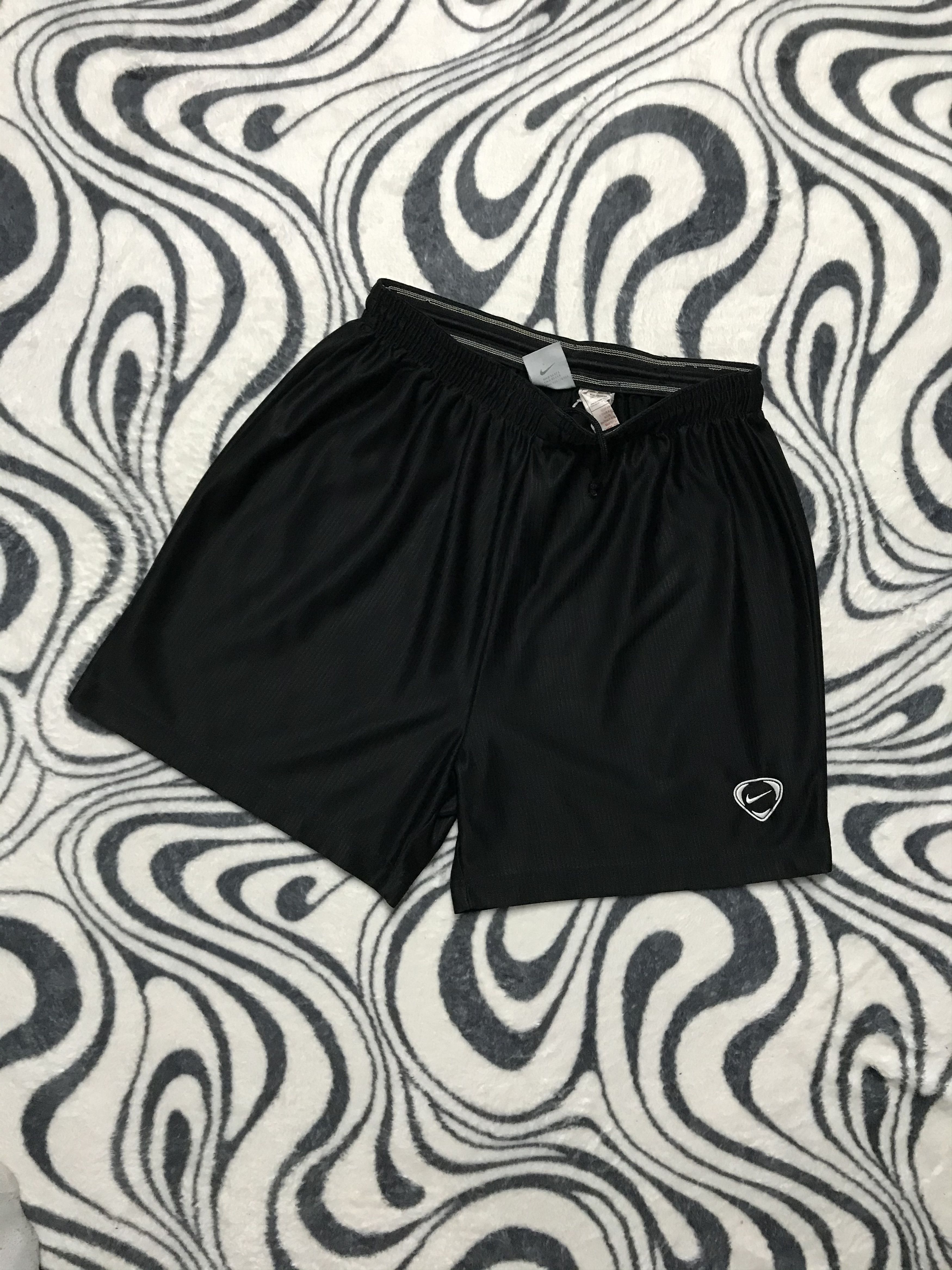 Nike × Vintage Vintage Nike Mens Shorts Dri Fit Y2K Size US 32 / EU 48 - 1 Thumbnail
