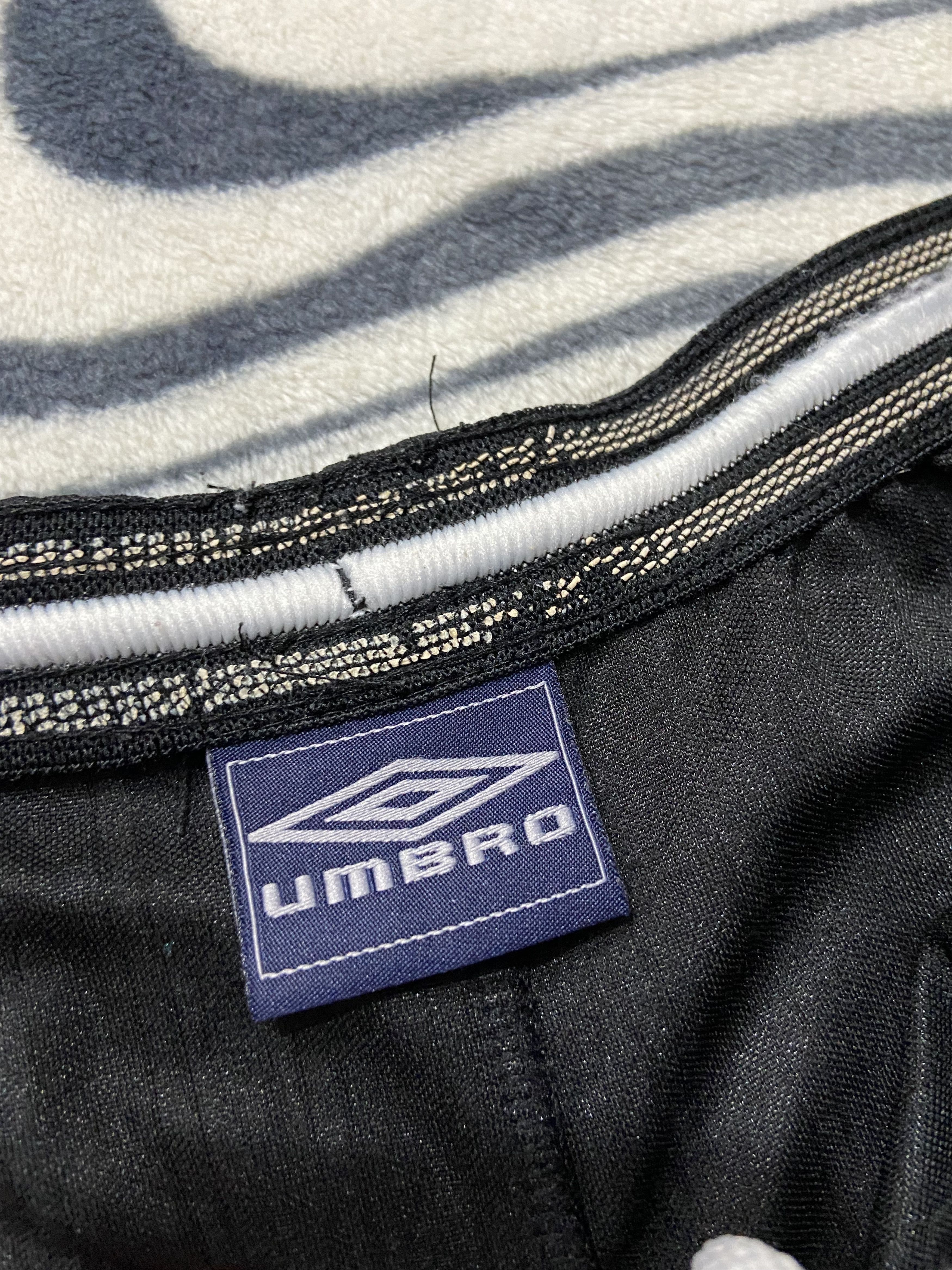 Umbro × Vintage Vintage Umbro Mens Shorts Dri Fit Y2K Size US 32 / EU 48 - 3 Thumbnail