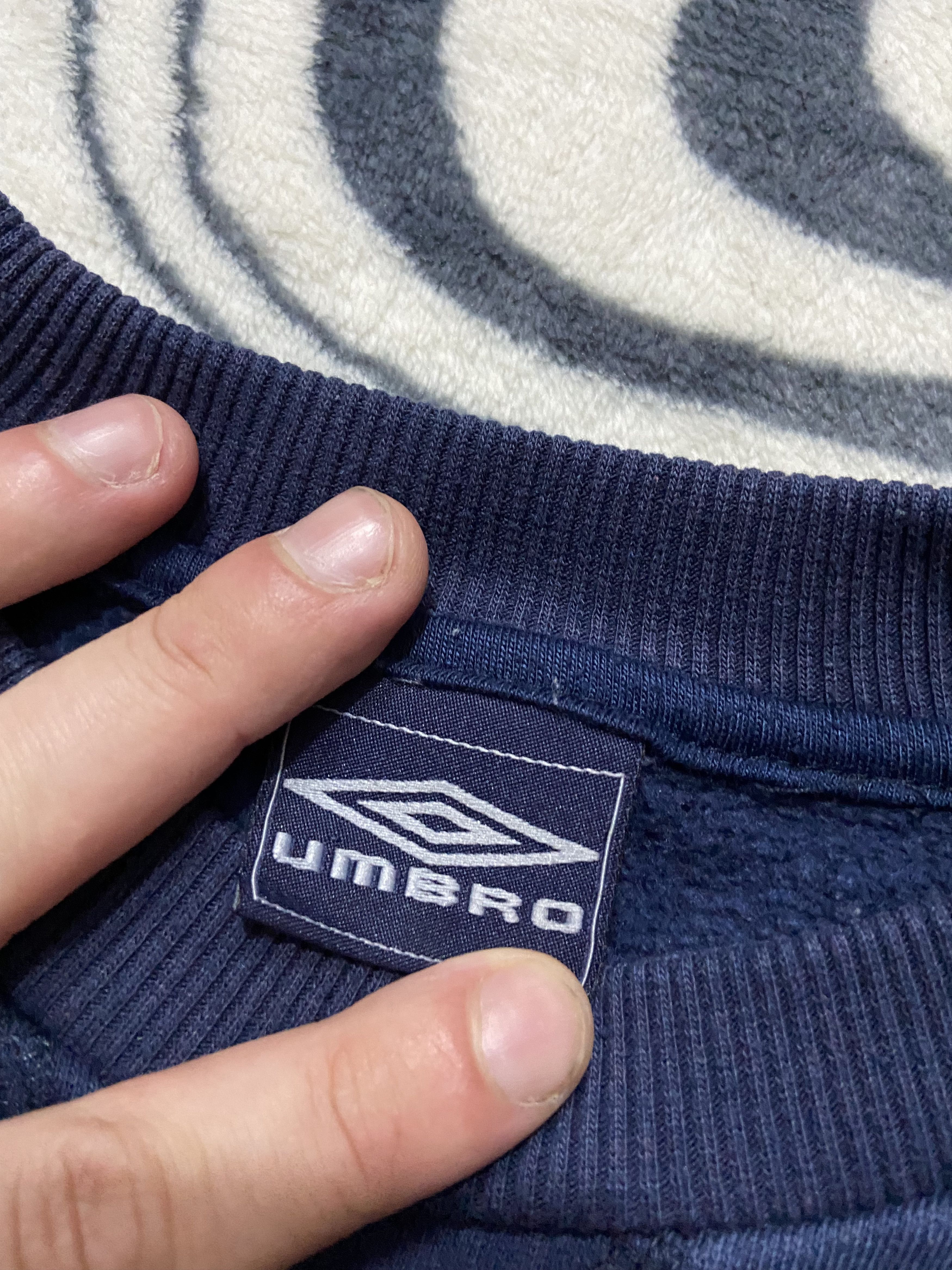 Umbro Vintage Umbro Mens Sweatshirt Size US L / EU 52-54 / 3 - 4 Thumbnail