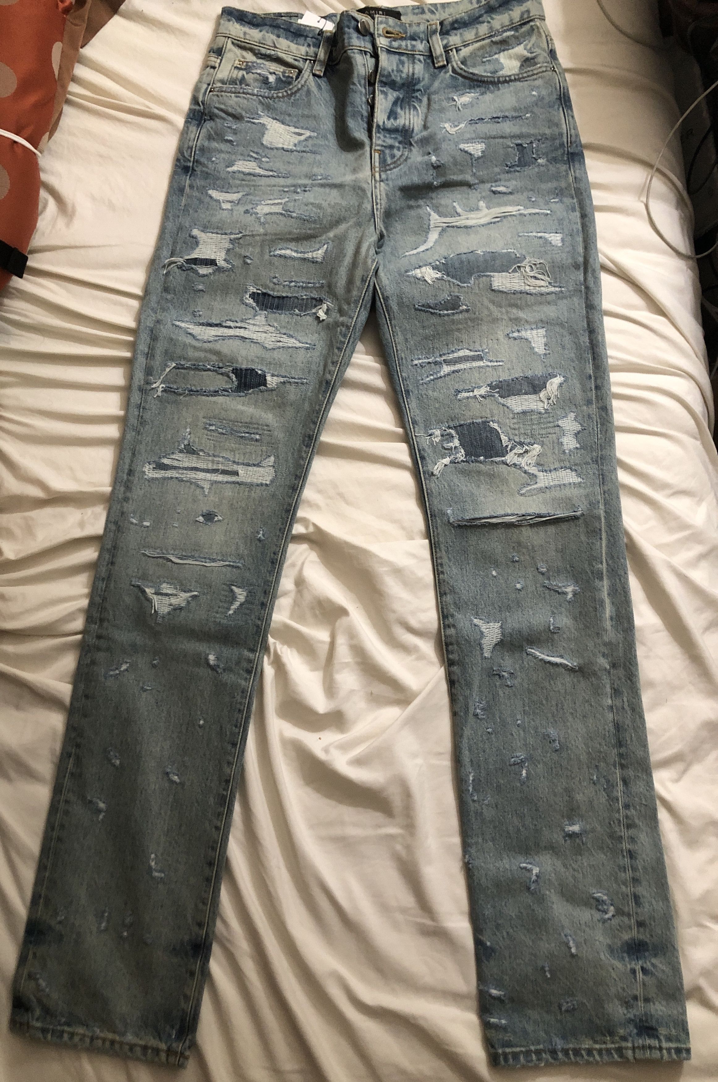 Amiri $1290 Amiri BRUISE RELAXED JEAN ORIGINAL INDIGO size 30 Size US 30 / EU 46 - 1 Thumbnail