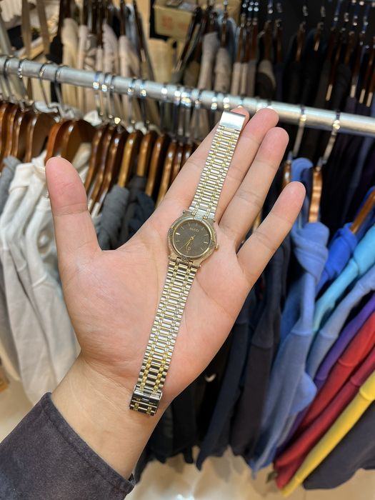 Gucci discount watch 80s