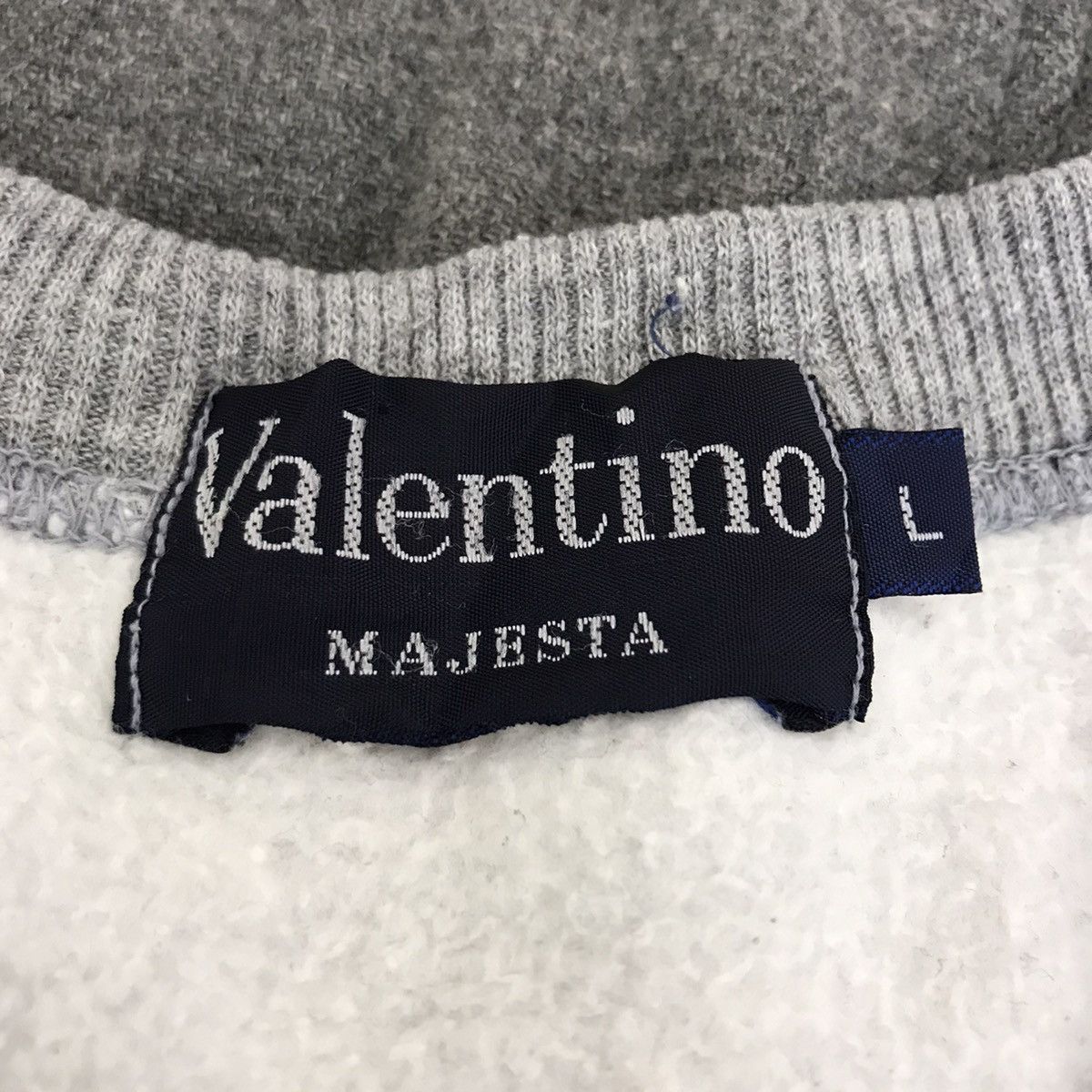 Vintage VALENTINO MAJESTA Embroidered Logo Grey Sweatshirt Size US L / EU 52-54 / 3 - 4 Thumbnail