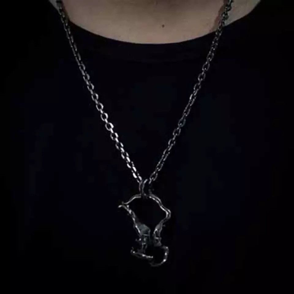 Jewelry Vintage Punk Skull Necklace Size ONE SIZE - 1 Thumbnail