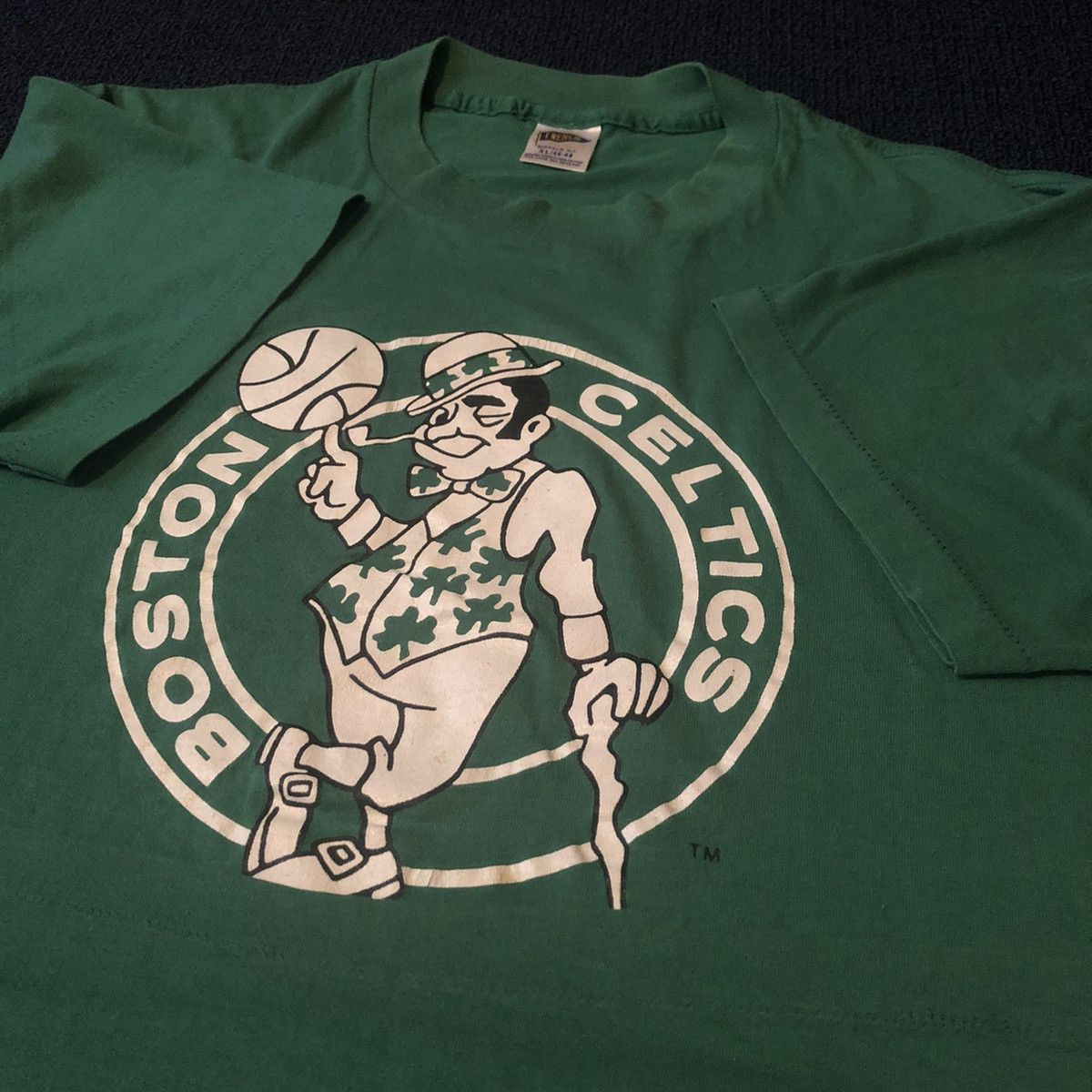 NBA Vintage 80s NBA Boston Celtics Lucky The Leprechaun Logo Tee Size US XL / EU 56 / 4 - 2 Thumbnail