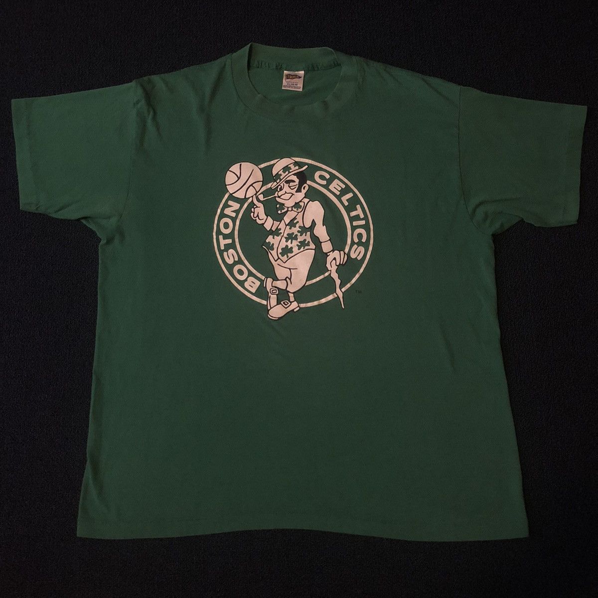 NBA Vintage 80s NBA Boston Celtics Lucky The Leprechaun Logo Tee Size US XL / EU 56 / 4 - 4 Thumbnail