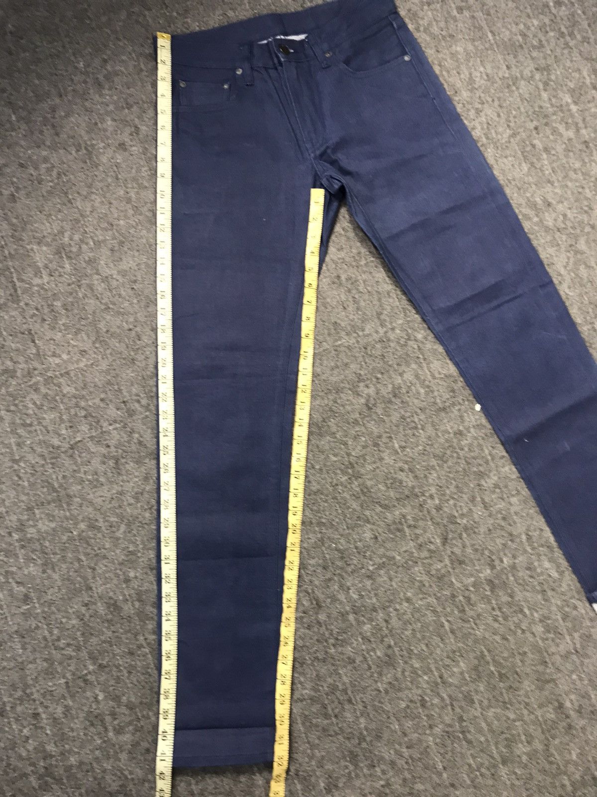 Japanese Brand × Jean Uniqlo Unisex Denim Jeans Pants Straight Cut Fits Size 30 Size US 30 / EU 46 - 10 Thumbnail