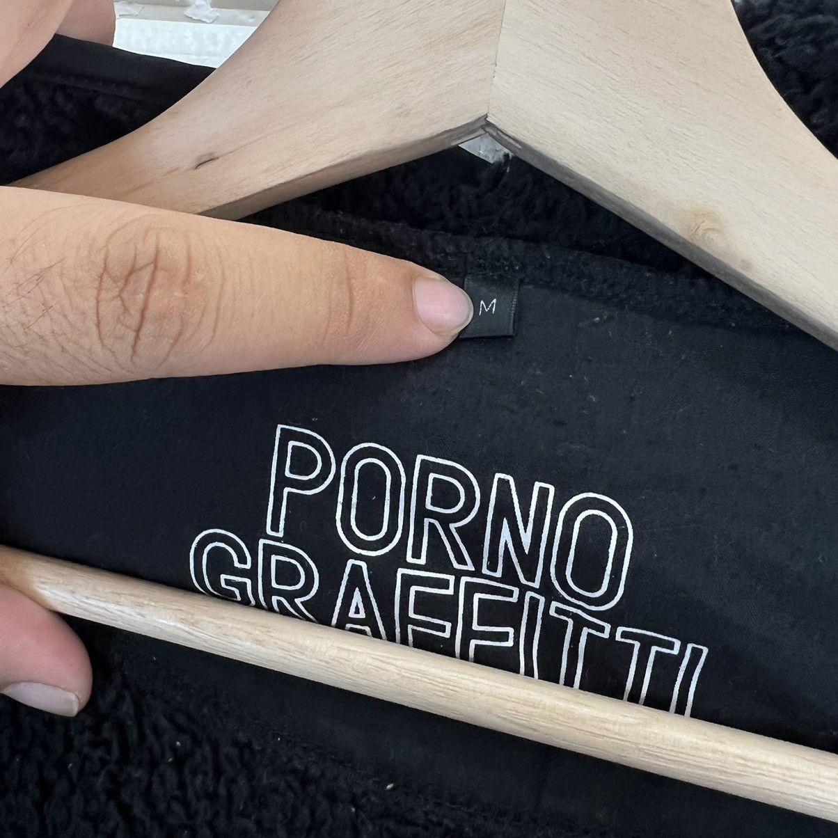 Japanese Brand RARE FLEECE HOODIE JACKET PORNO GRAFFITTI BIG LOGO Size US M / EU 48-50 / 2 - 11 Thumbnail