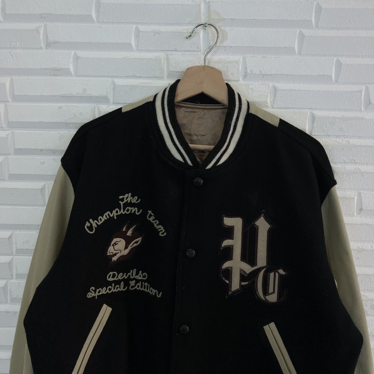 Japanese Brand VINTAGE VARSITY JACKET PAZZO COMPANY DEVILS LEATHER Size US M / EU 48-50 / 2 - 3 Thumbnail