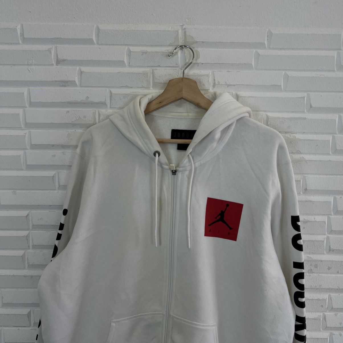 Jordan Brand RARE BIG LOGO AIR JORDAN HOODIE ZIPPER JACKET Size US XL / EU 56 / 4 - 3 Thumbnail