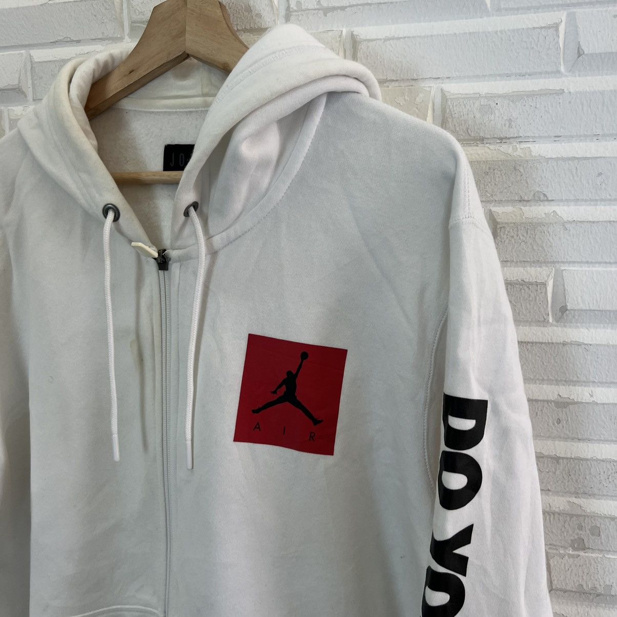 Jordan Brand RARE BIG LOGO AIR JORDAN HOODIE ZIPPER JACKET Size US XL / EU 56 / 4 - 6 Thumbnail