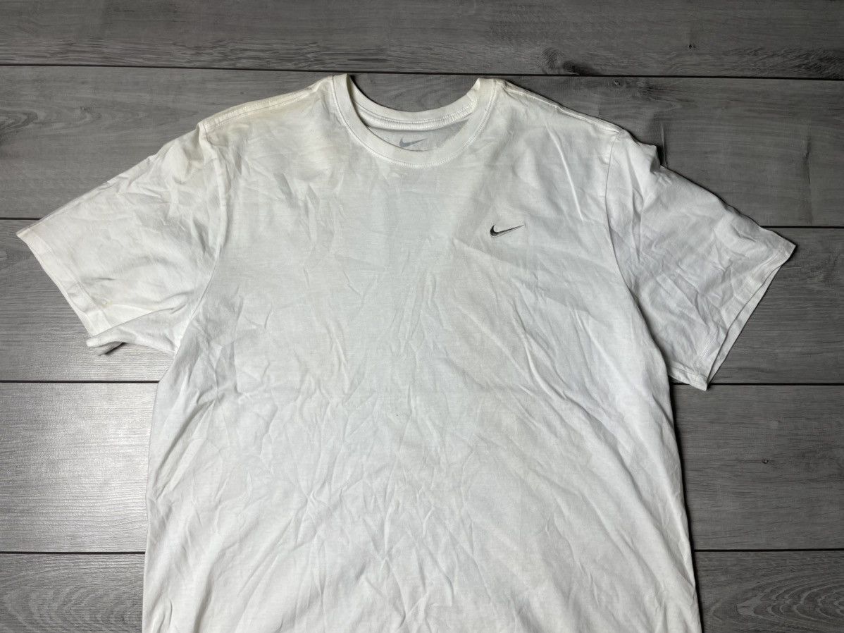 Nike Nike T-shirt vintage swoosh y2k sportswear size XXLARGE Size US XXL / EU 58 / 5 - 3 Thumbnail