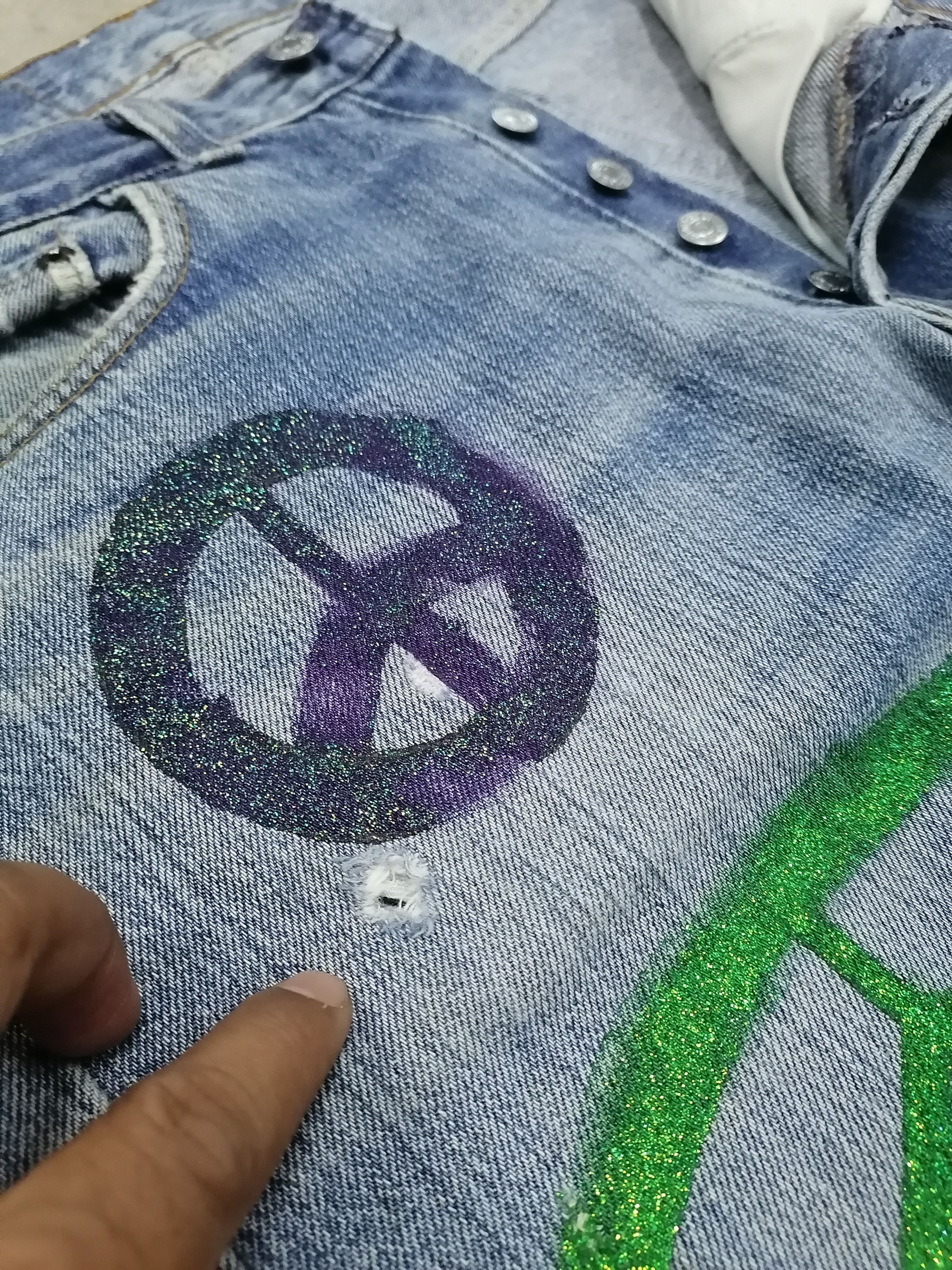 Levi's Vintage Clothing Vintage 80s Levi's 501 Peace Printed Denim Jeans Size US 31 - 6 Thumbnail