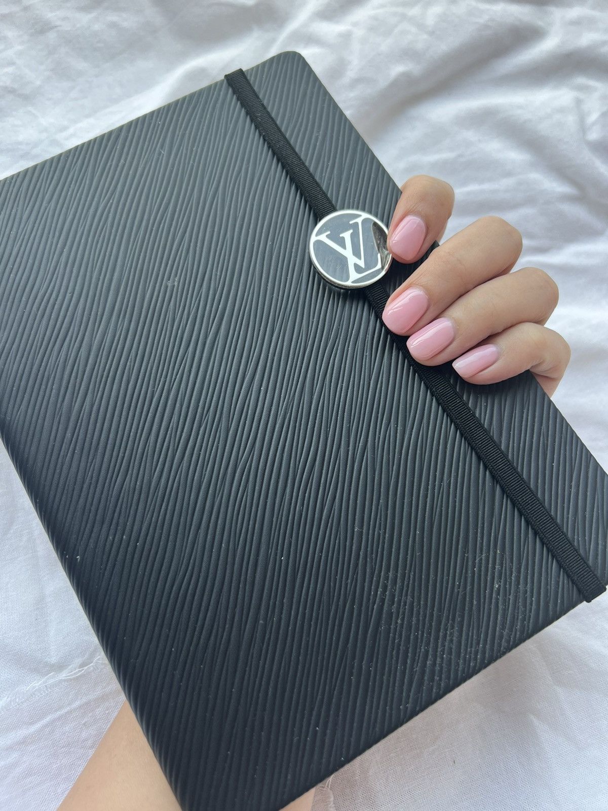 Louis Vuitton Louis Vuitton Epi notebook diary drawing book Size ONE SIZE - 8 Thumbnail