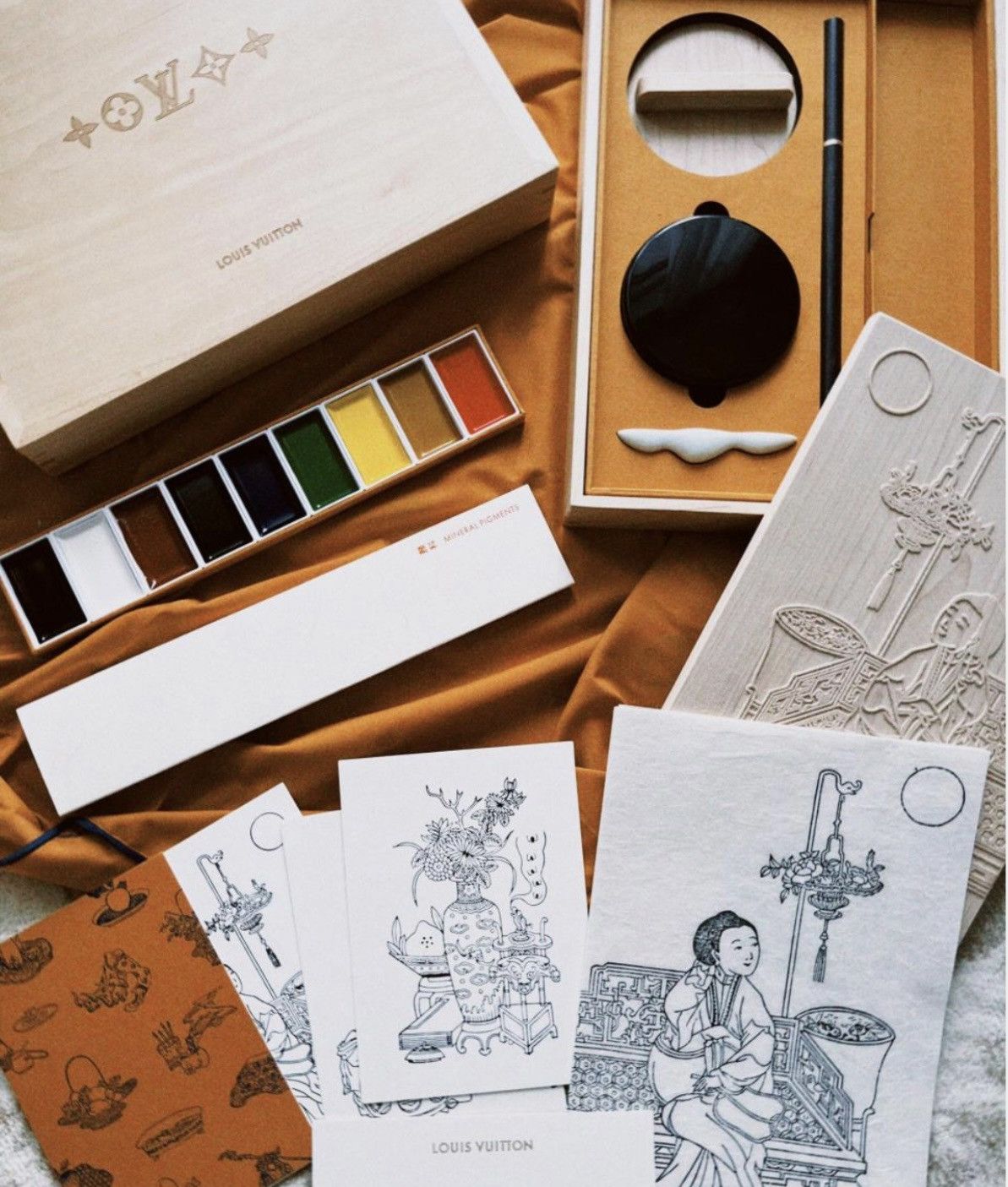 Louis Vuitton 🔥 Rare! Louis Vuitton Chinese Art Painting Set jewelry box Size ONE SIZE - 1 Thumbnail