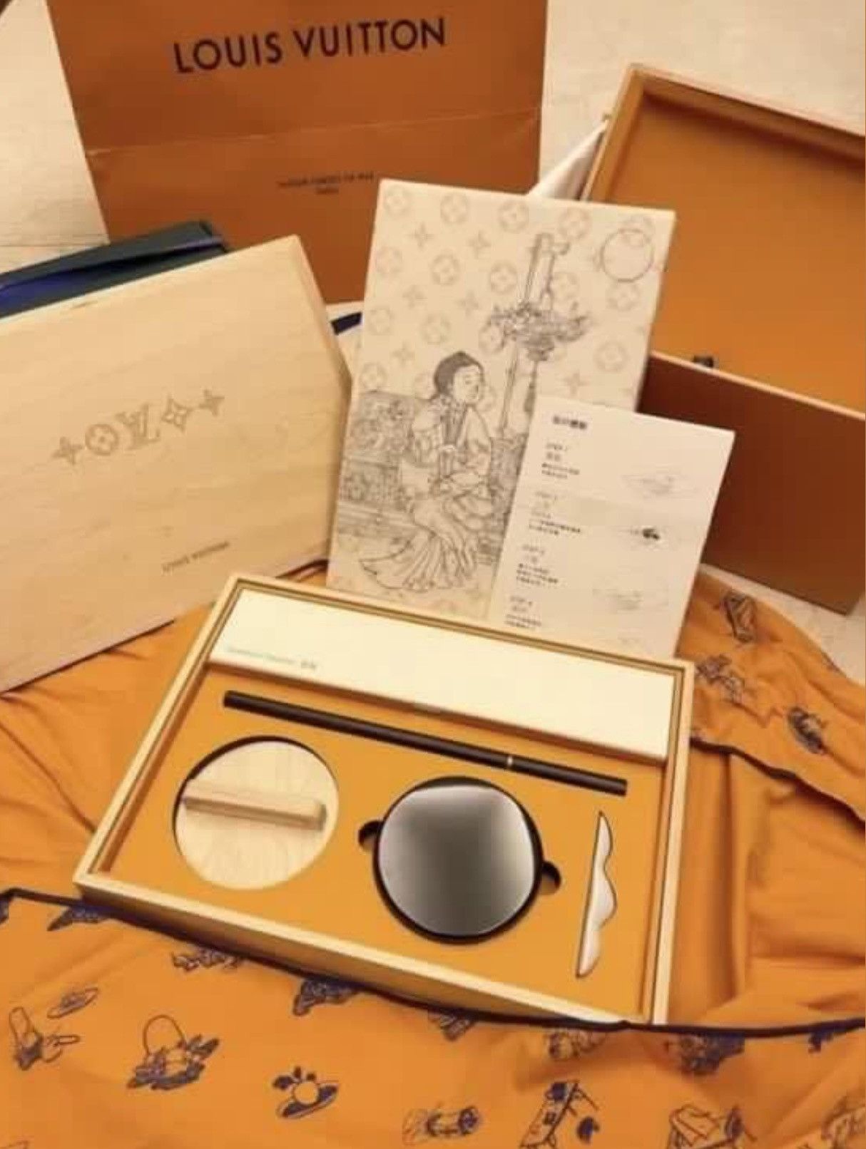 Louis Vuitton 🔥 Rare! Louis Vuitton Chinese Art Painting Set jewelry box Size ONE SIZE - 2 Thumbnail
