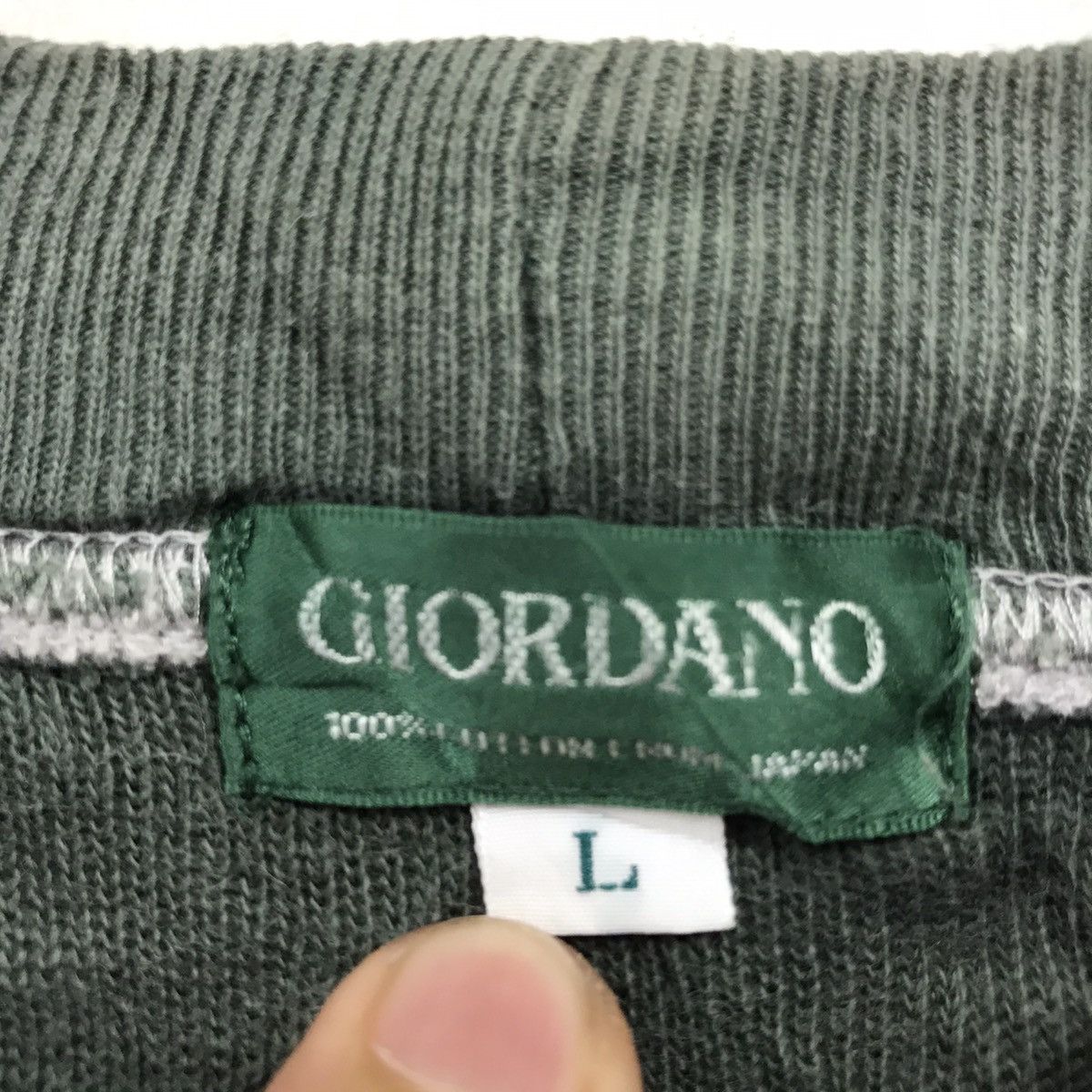 Giordano × Japanese Brand × Vintage Vintage Giordano Sweatshirt Vneck Biglogo Spellout Size US M / EU 48-50 / 2 - 6 Thumbnail