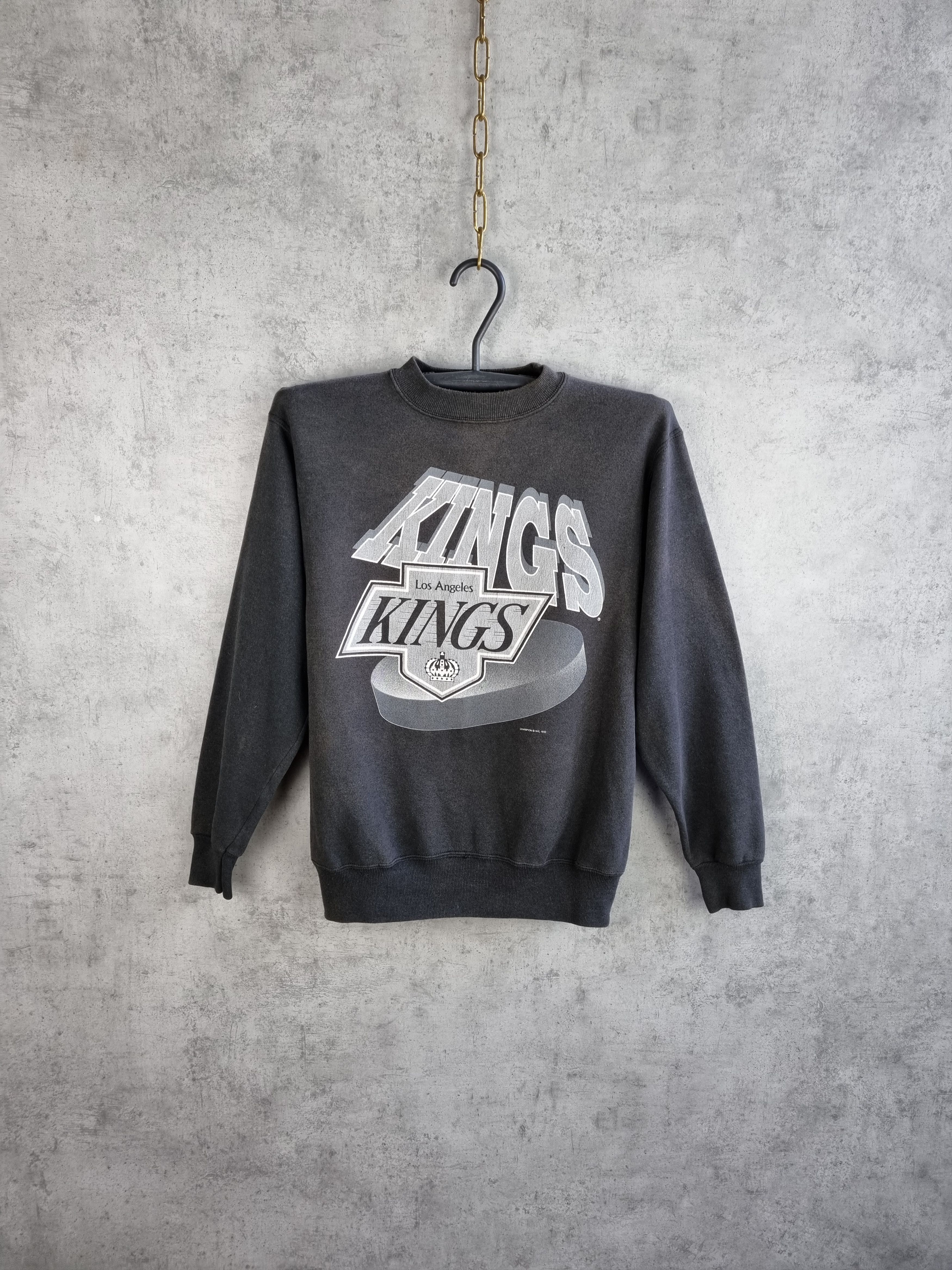 NHL 1992 KINGS NHL Faded Vintage Big logo Sweatshirt Size US S / EU 44-46 / 1 - 1 Thumbnail