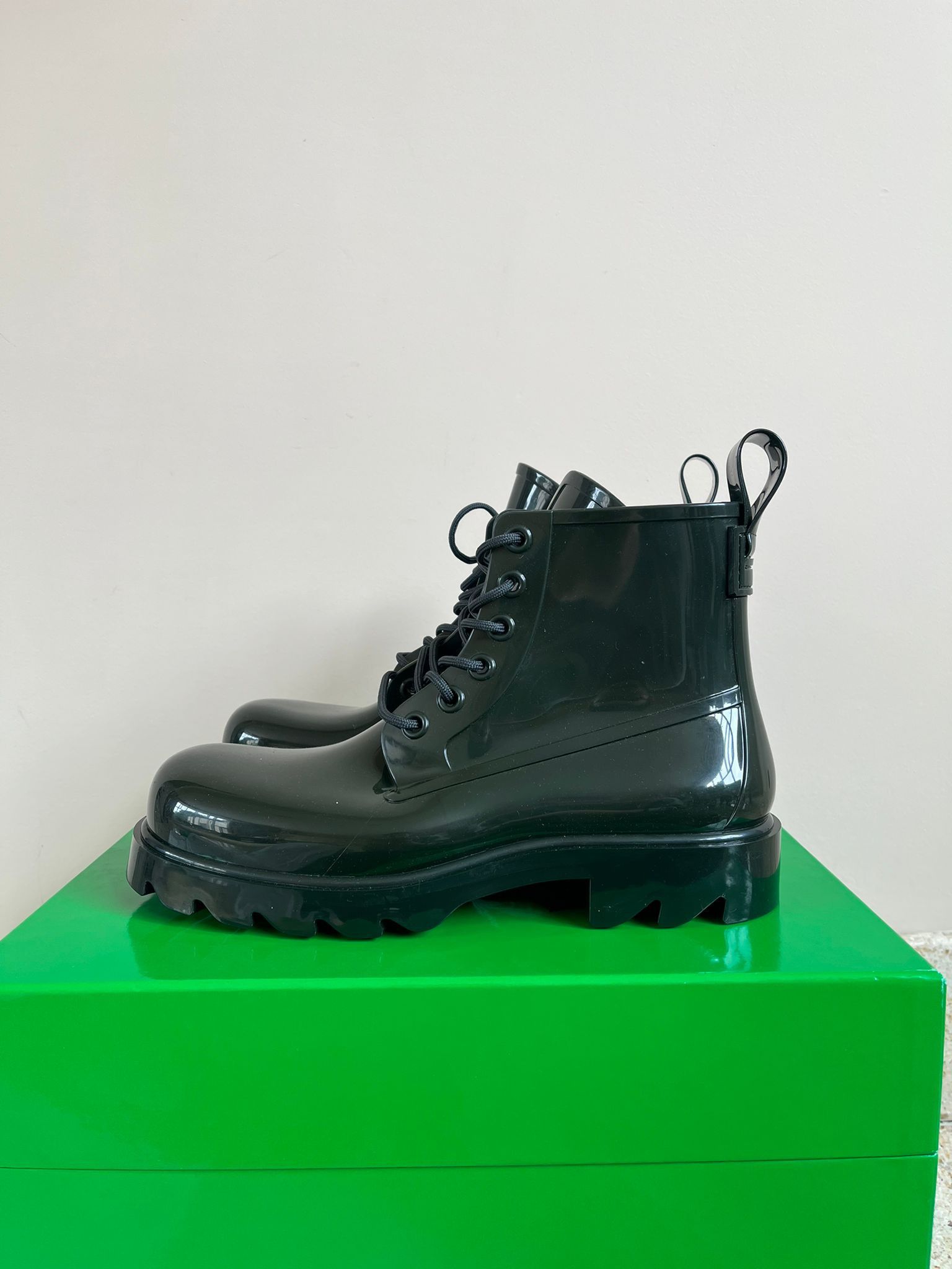Bottega Veneta Shiny Rubber Boots High in Bottle Green | Grailed