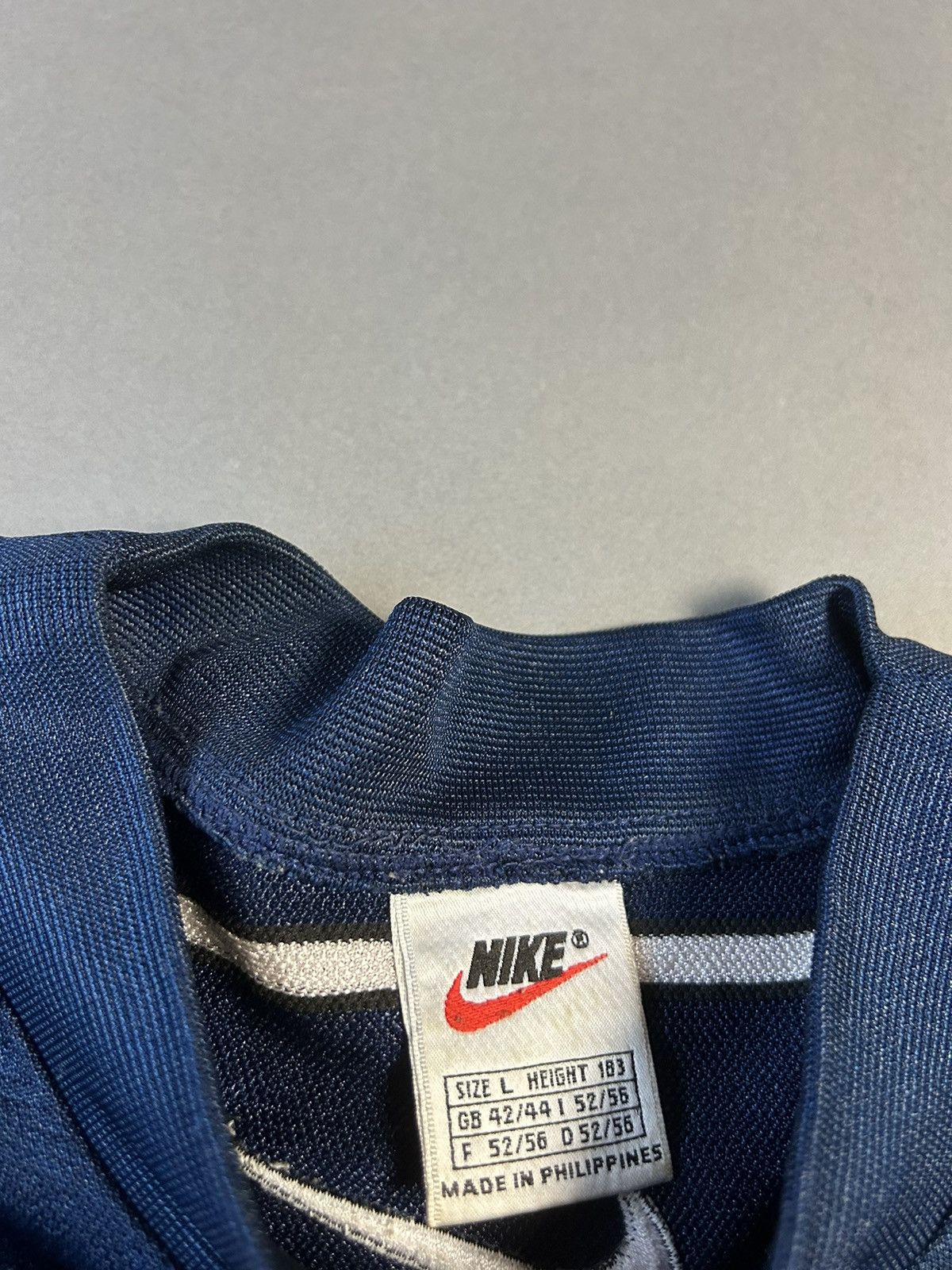Nike Nike big swoosh striped t-shirt vintage 90s navy Size US L / EU 52-54 / 3 - 3 Thumbnail