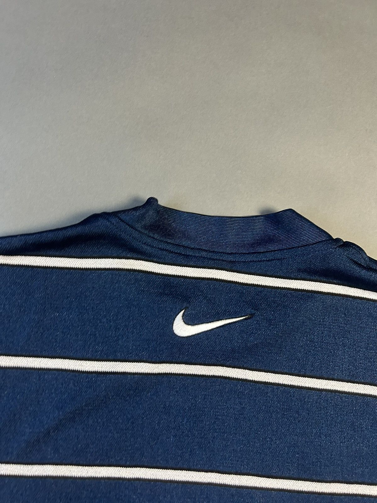 Nike Nike big swoosh striped t-shirt vintage 90s navy Size US L / EU 52-54 / 3 - 6 Thumbnail