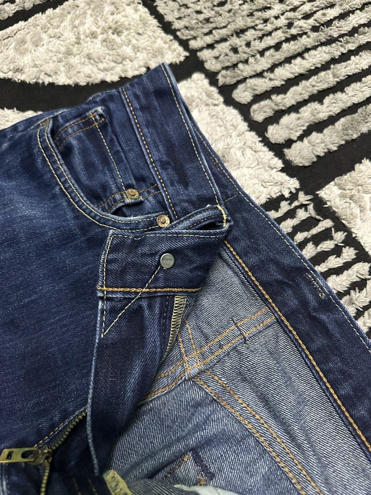 Levi's 31x29 Levi’s 504 small e denim jeans Size US 31 - 5 Thumbnail
