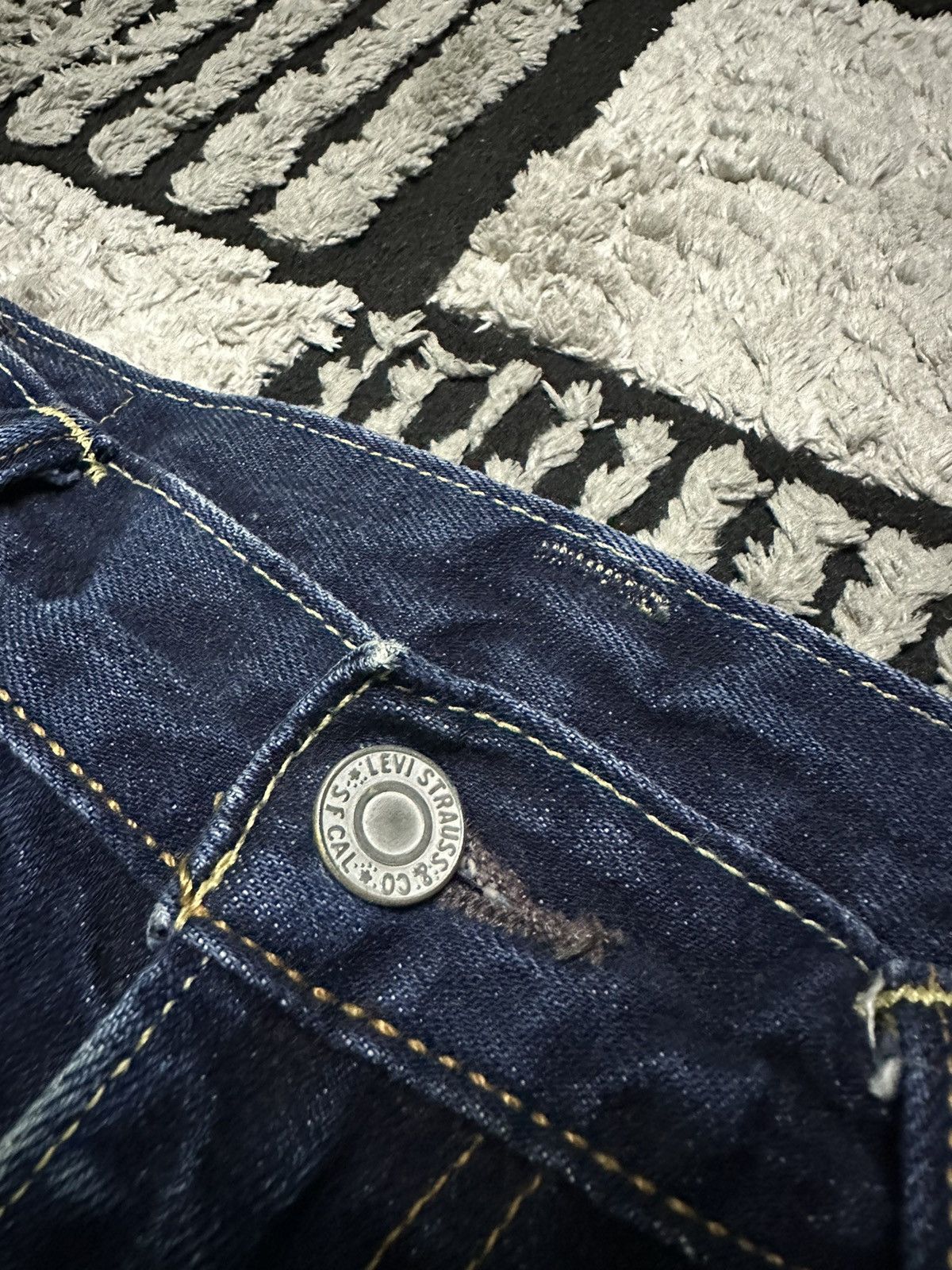 Levi's 31x29 Levi’s 504 small e denim jeans Size US 31 - 4 Thumbnail