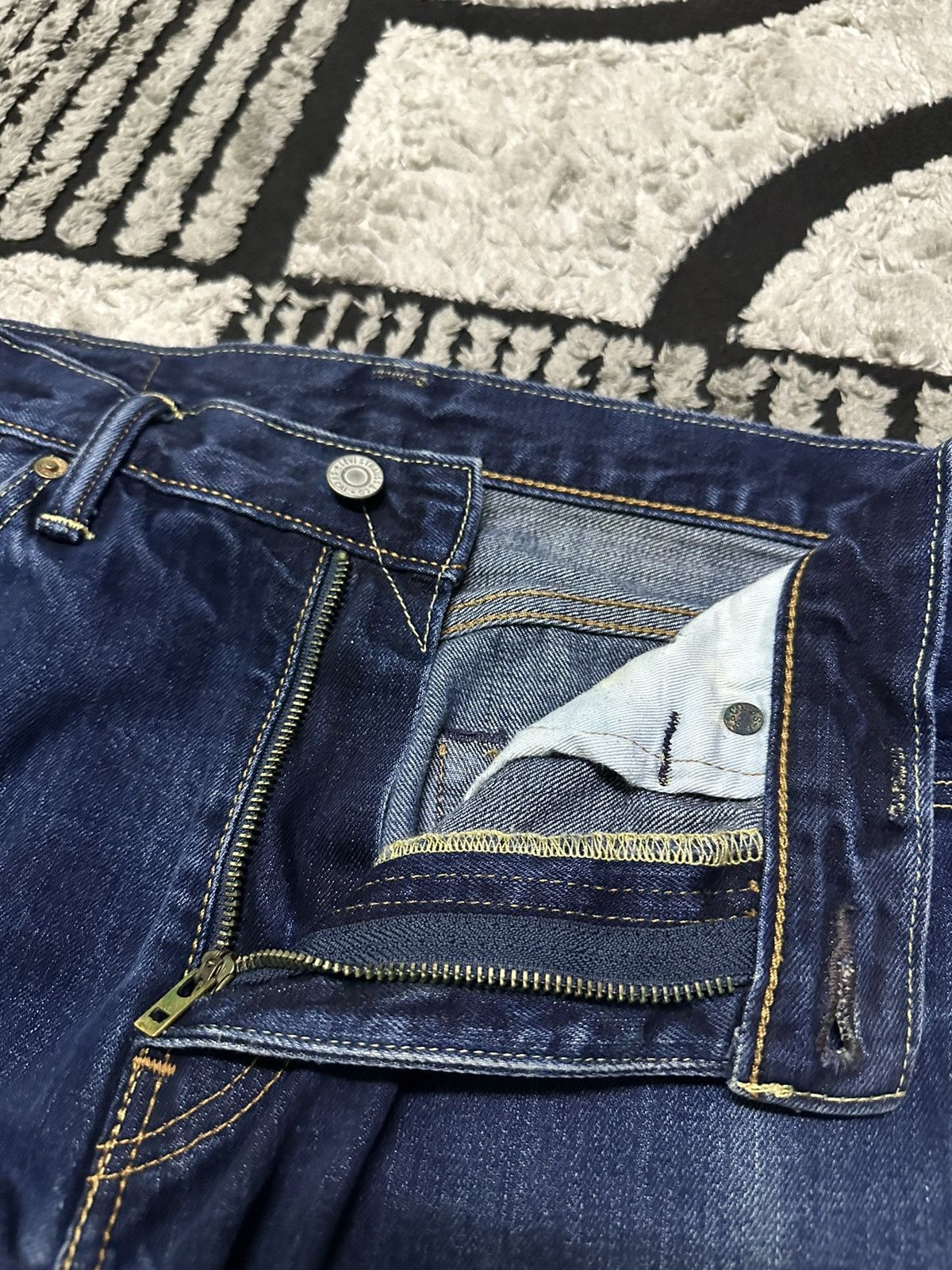 Levi's 31x29 Levi’s 504 small e denim jeans Size US 31 - 3 Thumbnail
