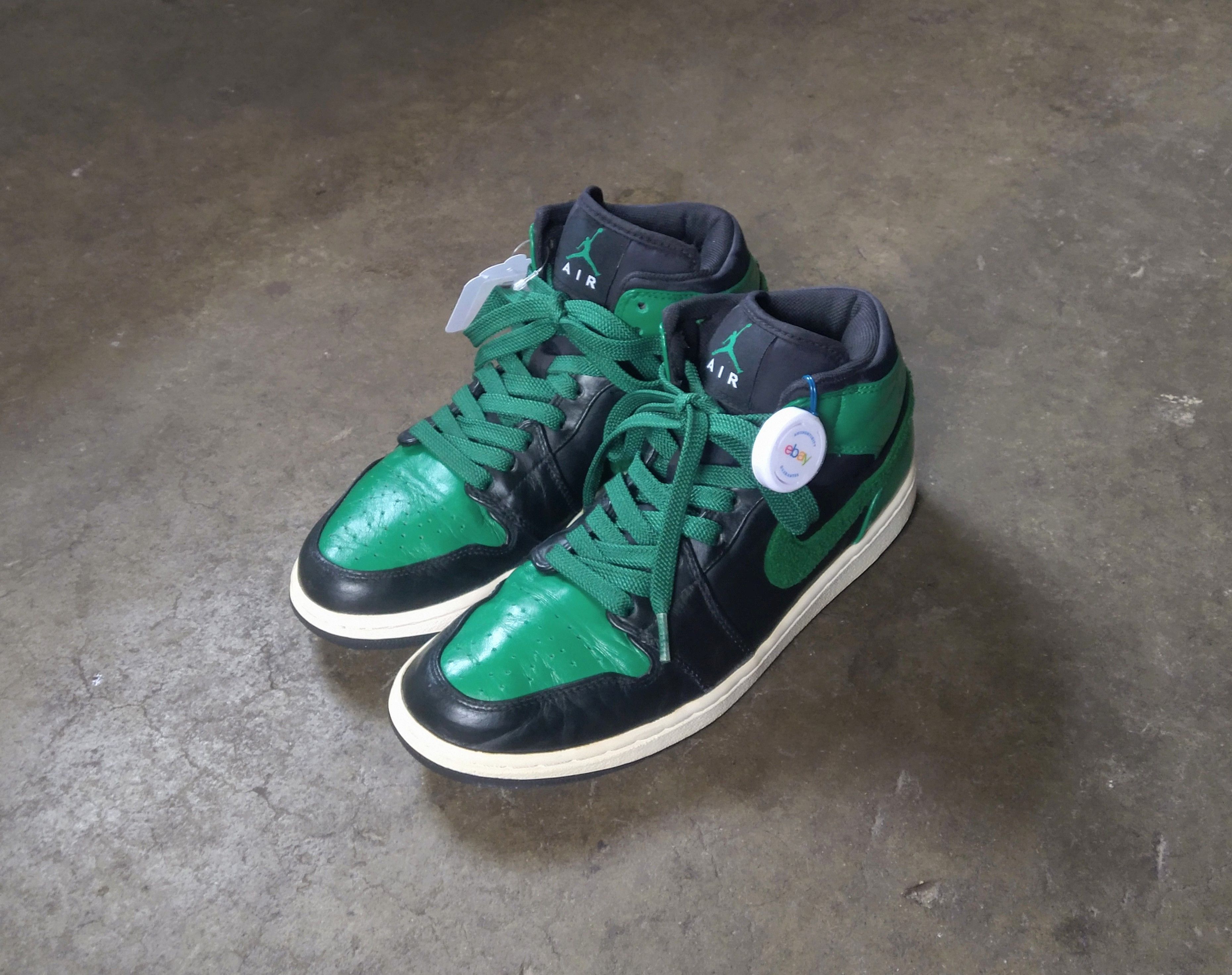 Jordan Brand Nike Air Jordan 1 Phat Premier Size 9 Celtics 375173-031 Size US 9 / EU 42 - 1 Thumbnail