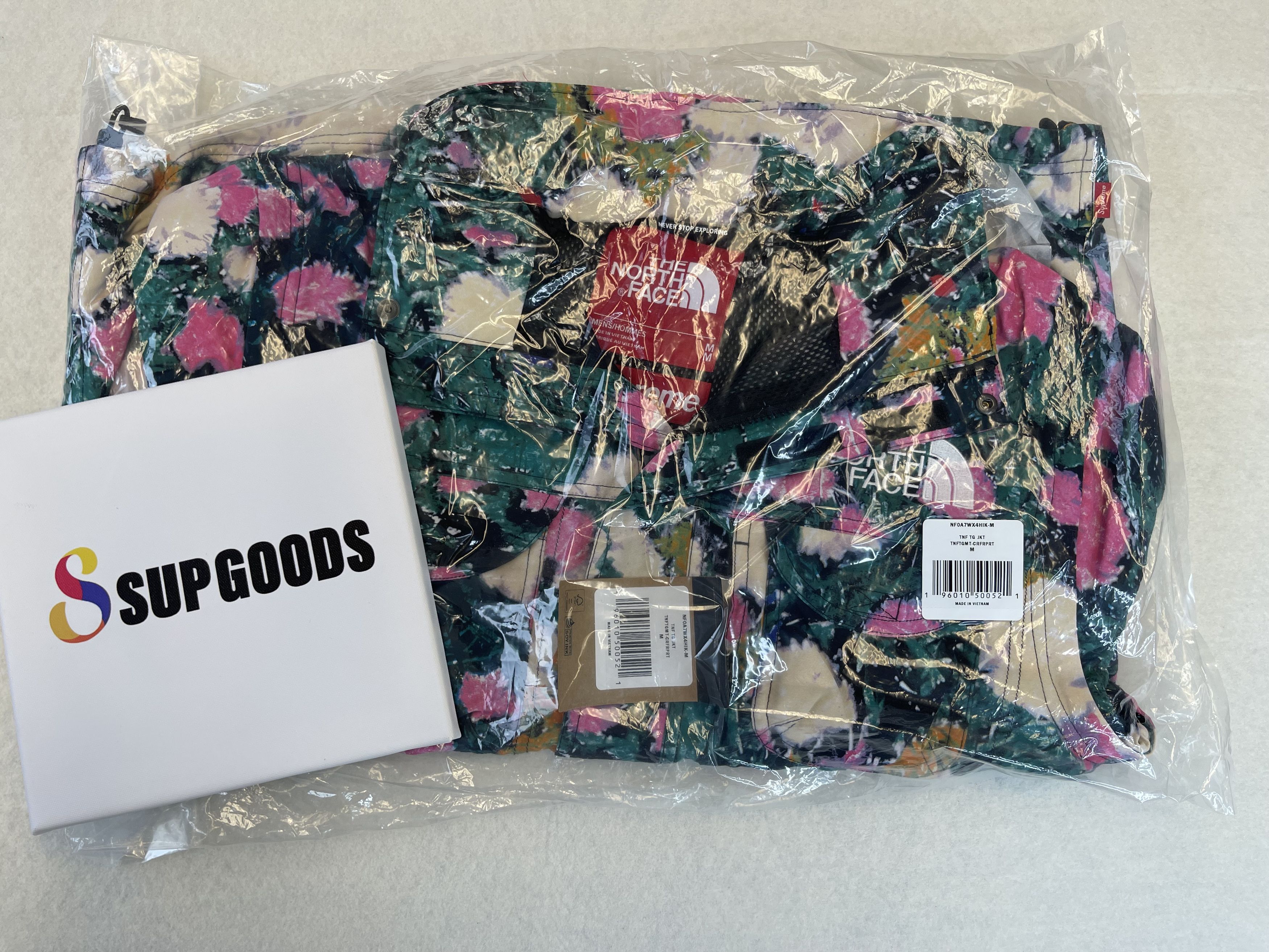 Supreme × The North Face Supreme The NorthFace Trekking Convertible Jacket Flower M Size US M / EU 48-50 / 2 - 4 Thumbnail