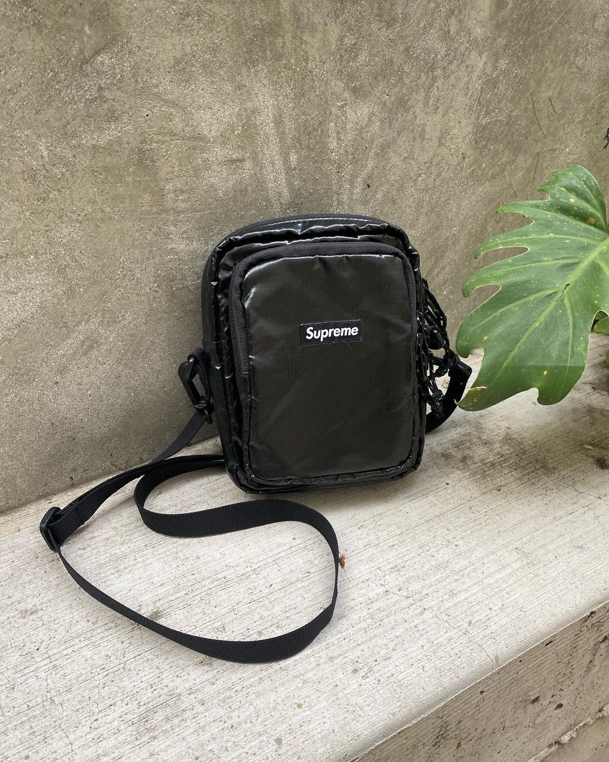 Supreme Supreme 100D Cordura® laminated ripstop nylon. 1L. Size ONE SIZE - 1 Thumbnail