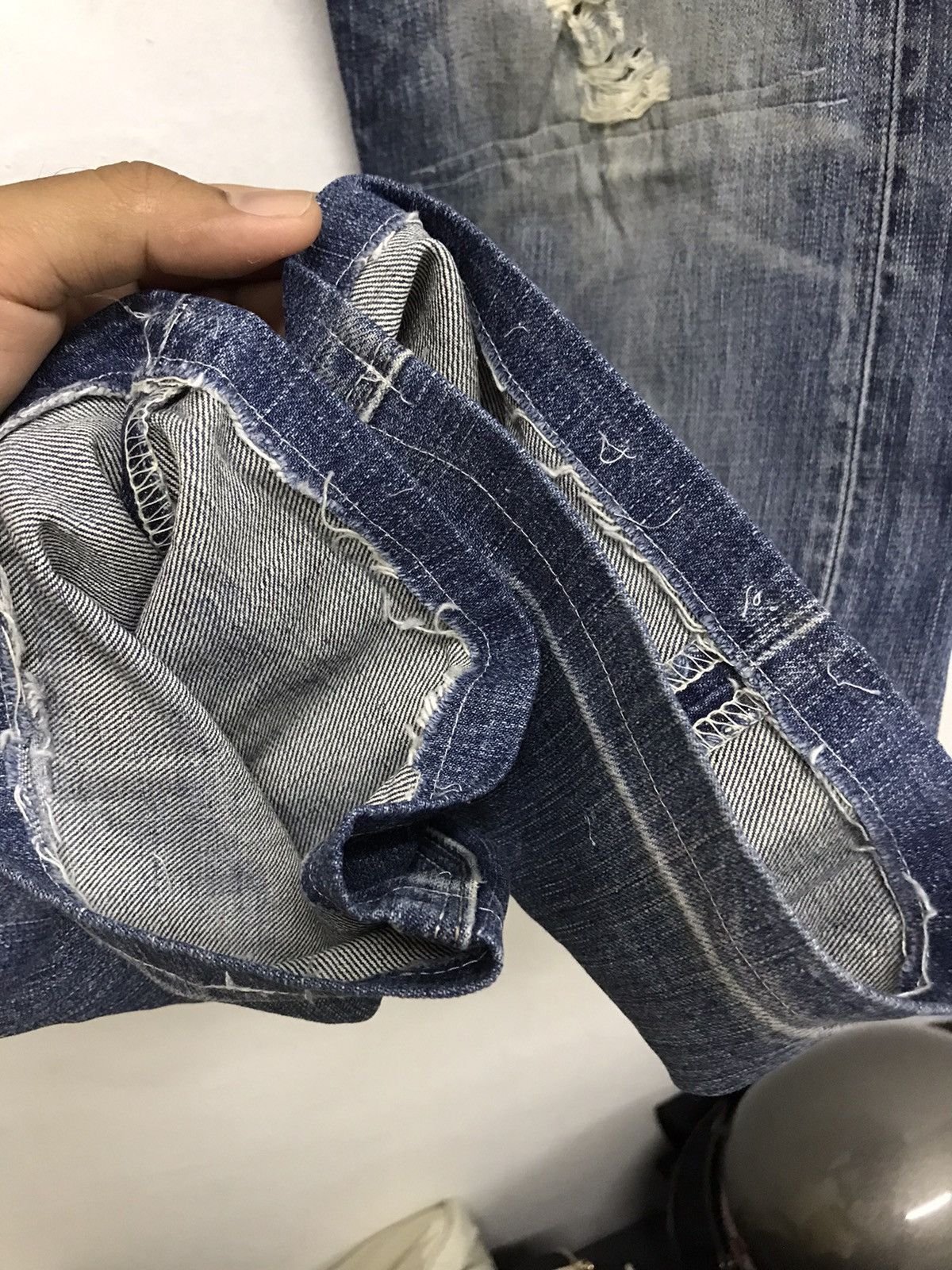 Levi's Vintage Clothing Vintage Levis Distressed Denim Jeans Size US 34 / EU 50 - 11 Thumbnail