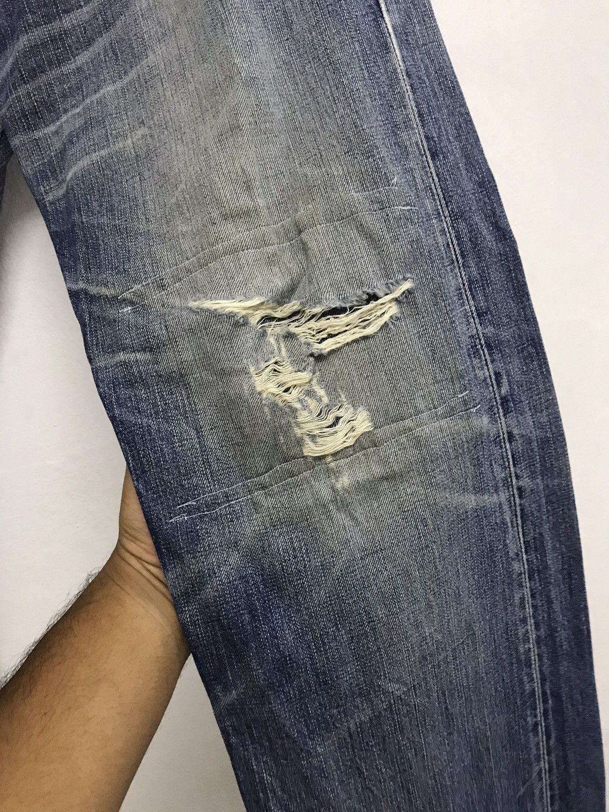 Levi's Vintage Clothing Vintage Levis Distressed Denim Jeans Size US 34 / EU 50 - 10 Thumbnail