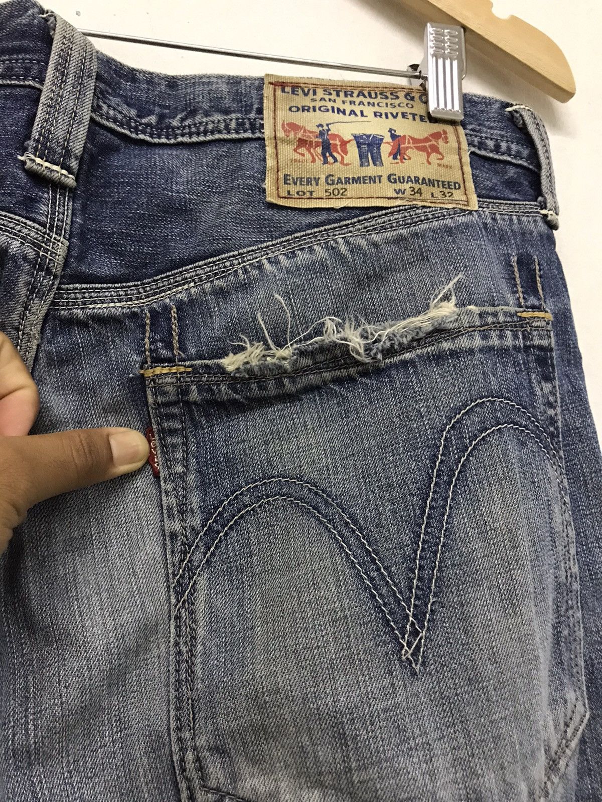 Levi's Vintage Clothing Vintage Levis Distressed Denim Jeans Size US 34 / EU 50 - 15 Thumbnail